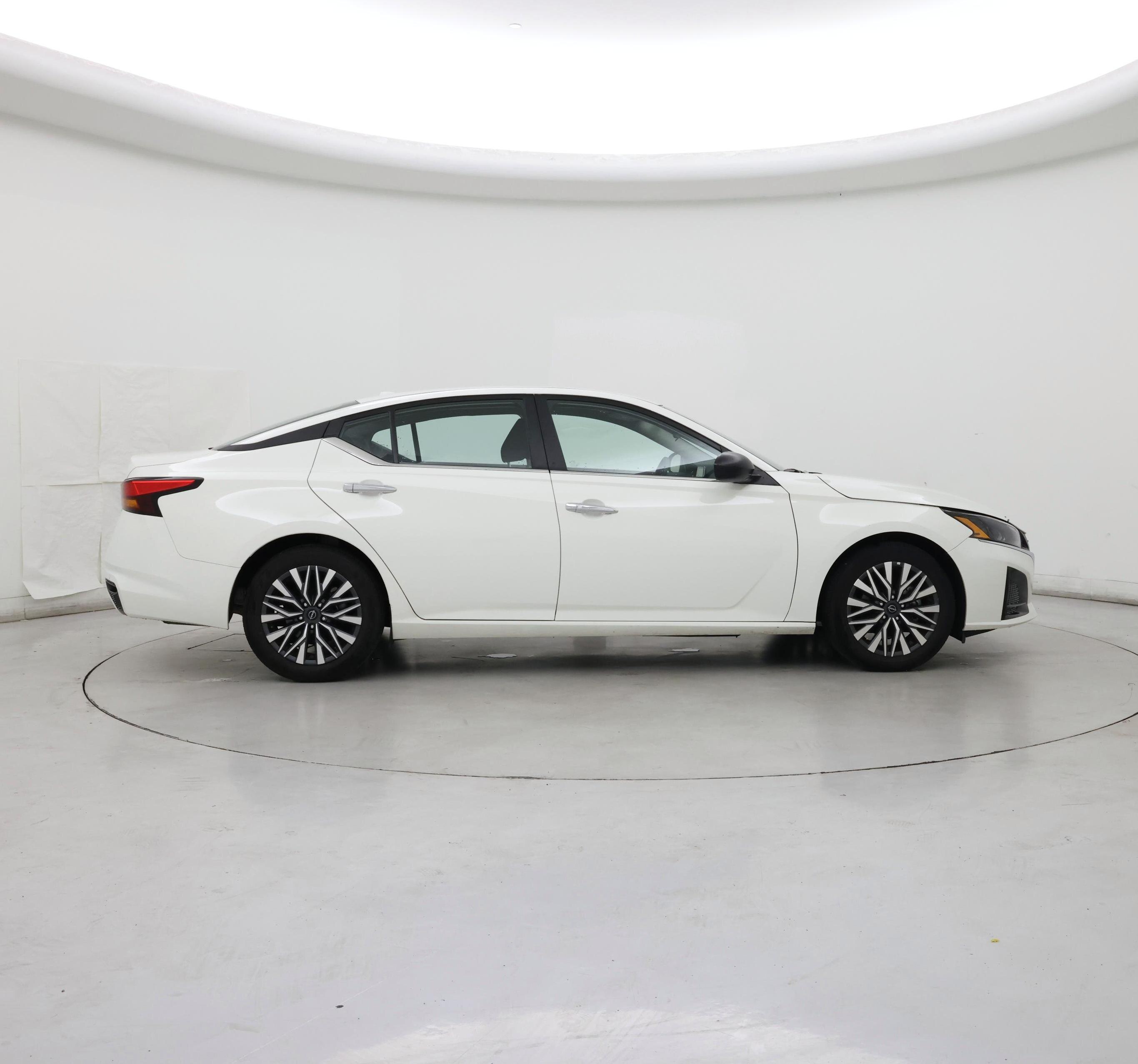 Thumbnail: 2025 Nissan Altima - 7