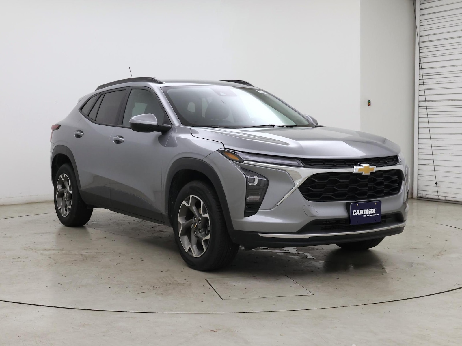 2025 Chevrolet Trax LT - Photo 2