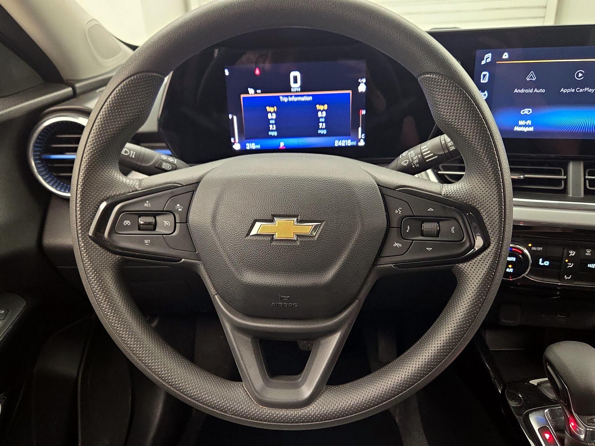 Thumbnail: 2025 Chevrolet Trax - 10