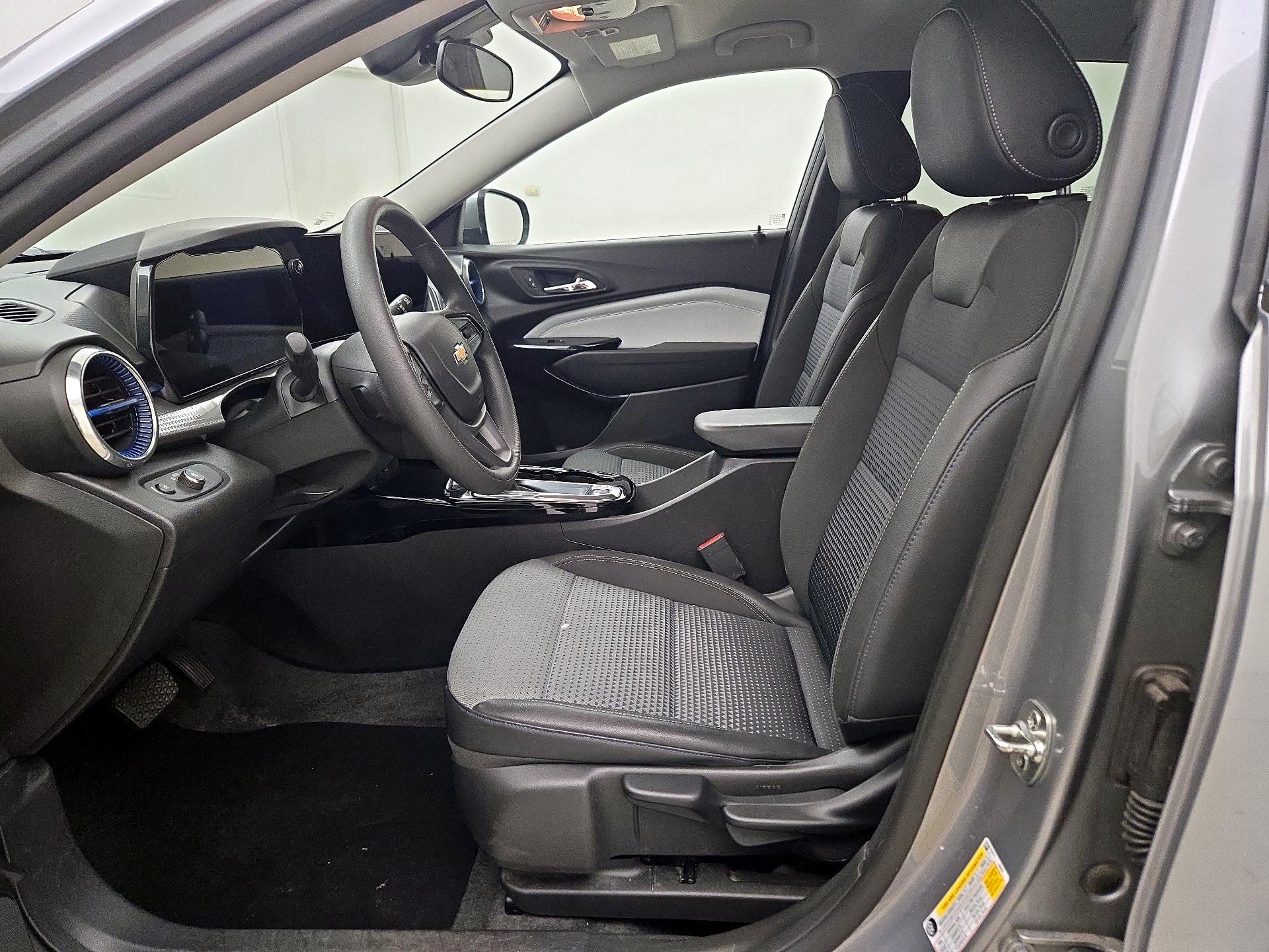 Thumbnail: 2025 Chevrolet Trax - 11