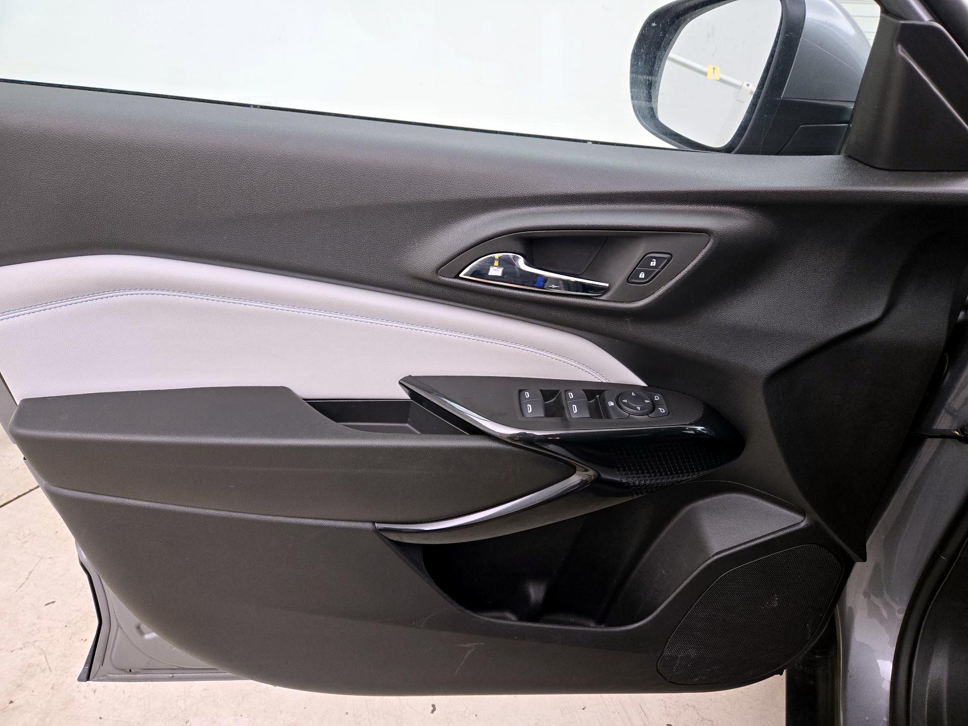 Thumbnail: 2025 Chevrolet Trax - 12