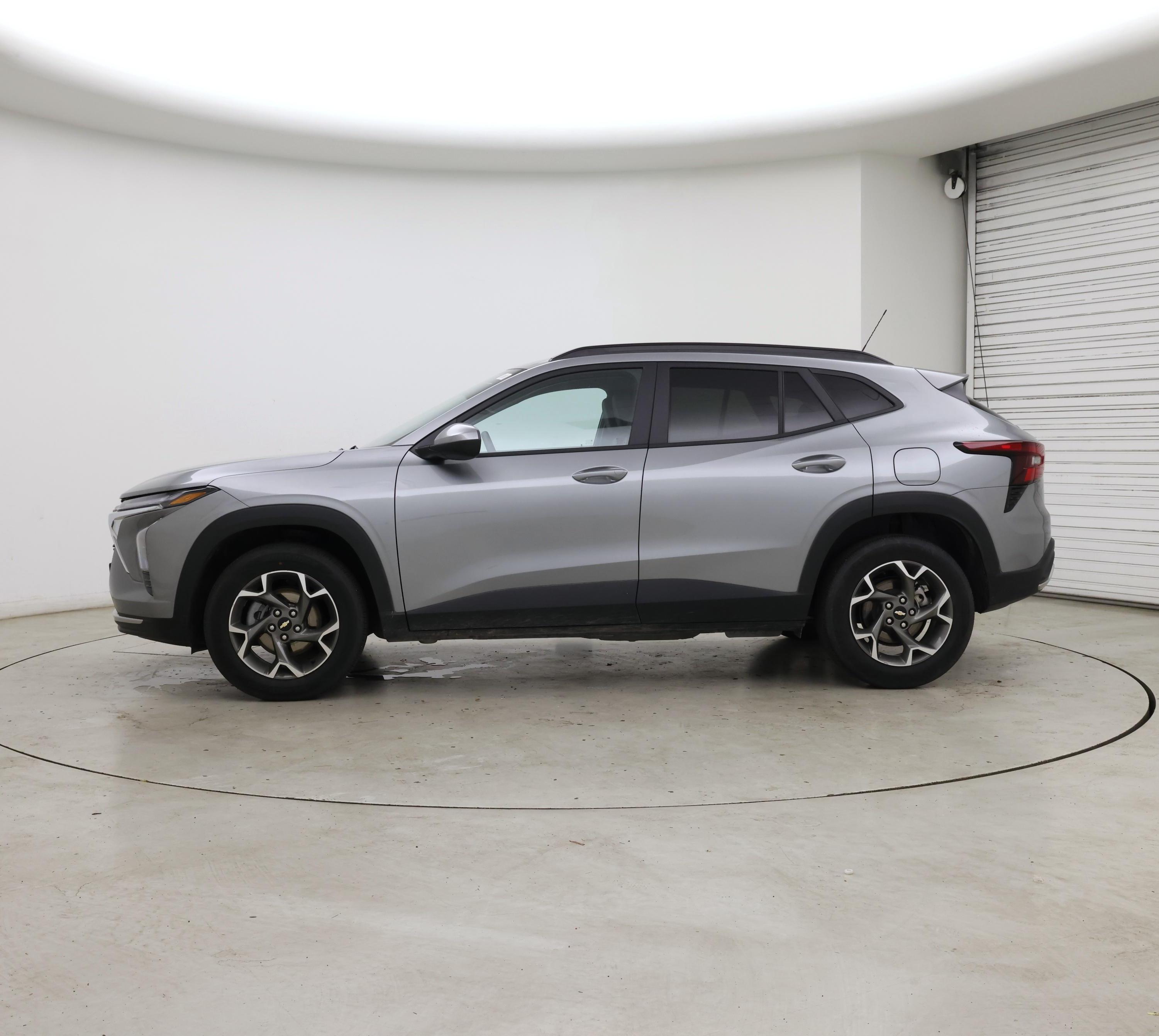 Thumbnail: 2025 Chevrolet Trax - 3