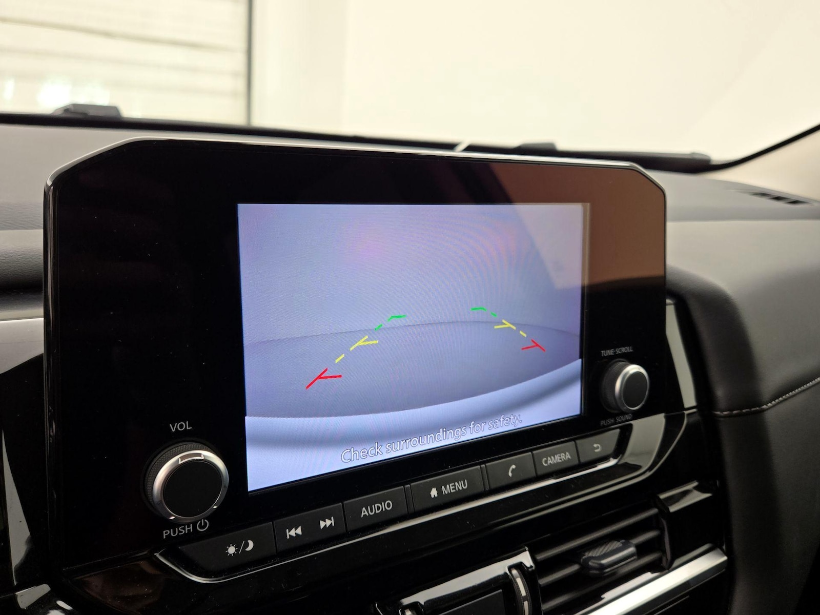 2025 Nissan Pathfinder SV - Photo 15