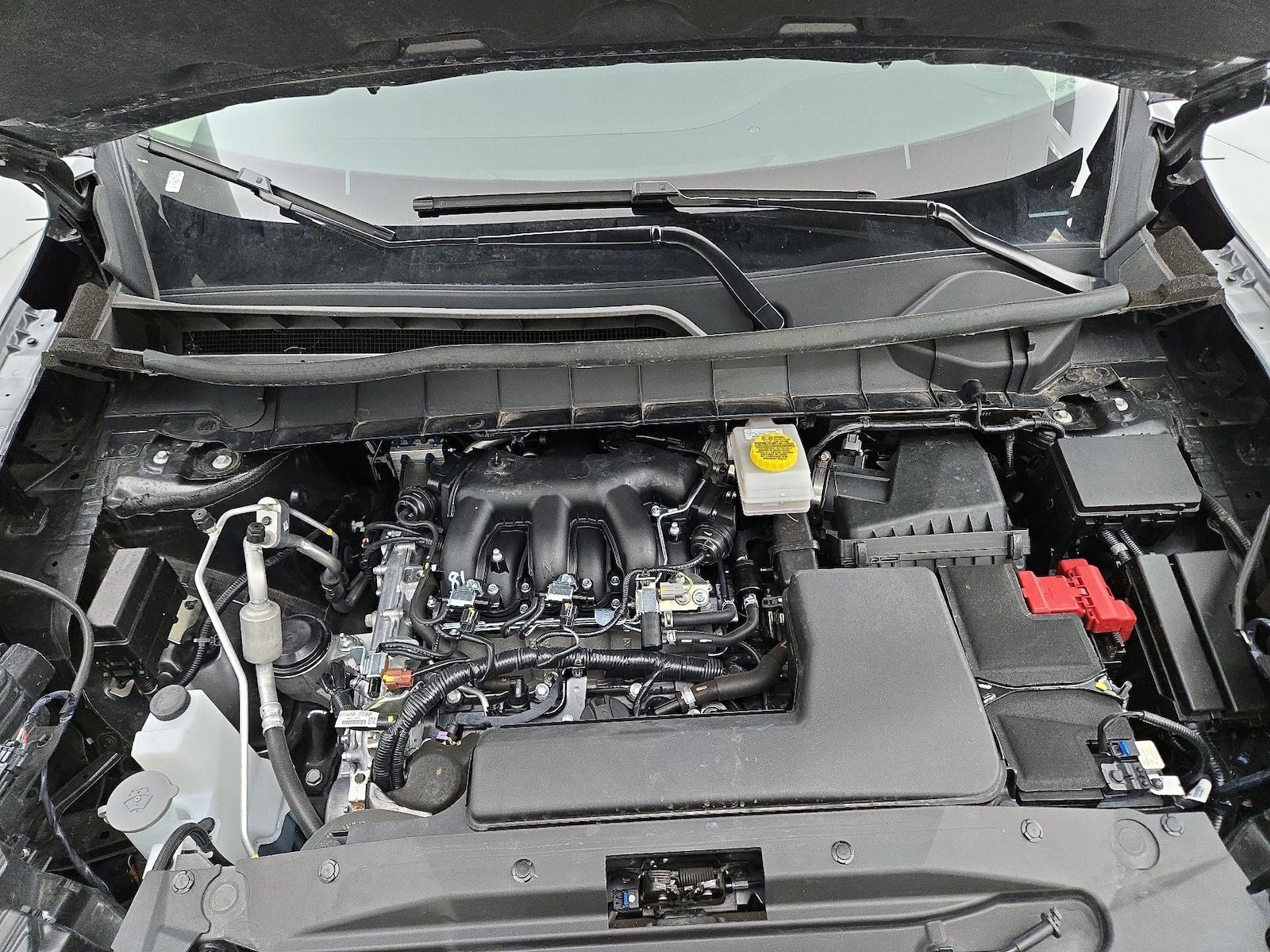 2025 Nissan Pathfinder SV - Photo 24