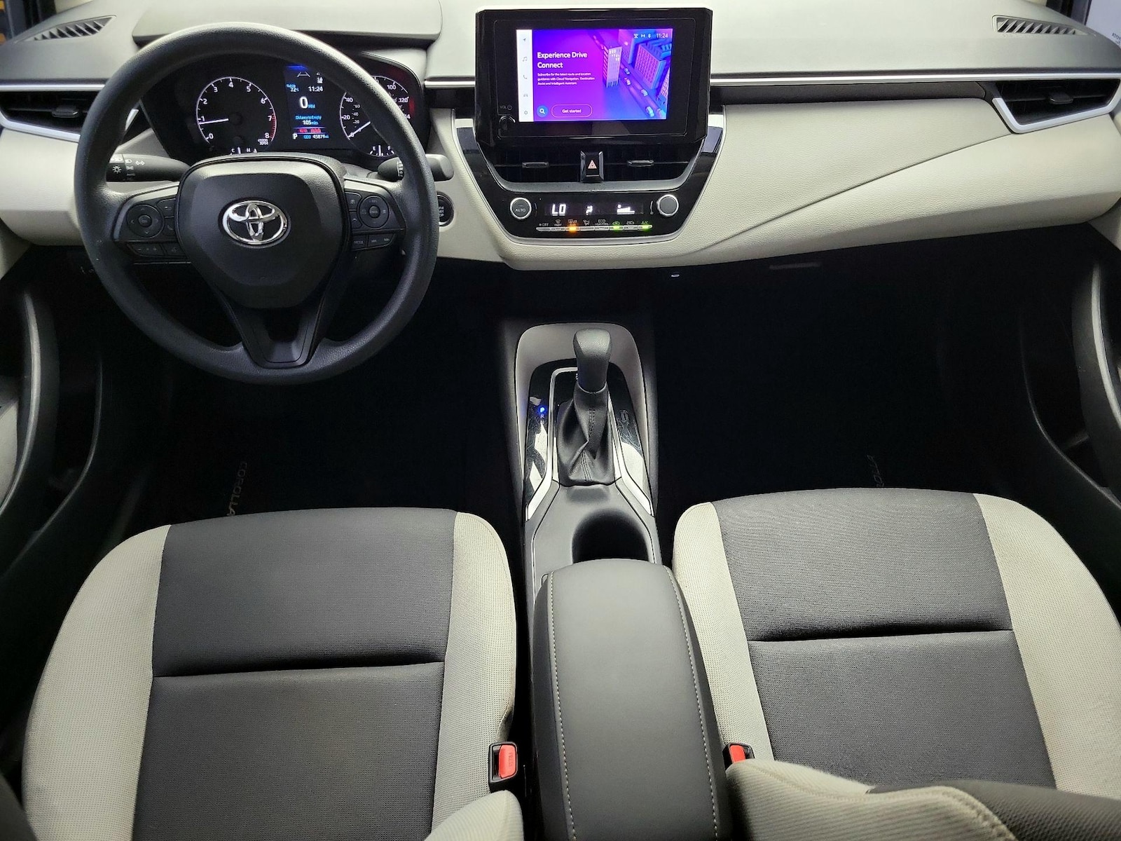 2025 Toyota Corolla LE - Photo 10