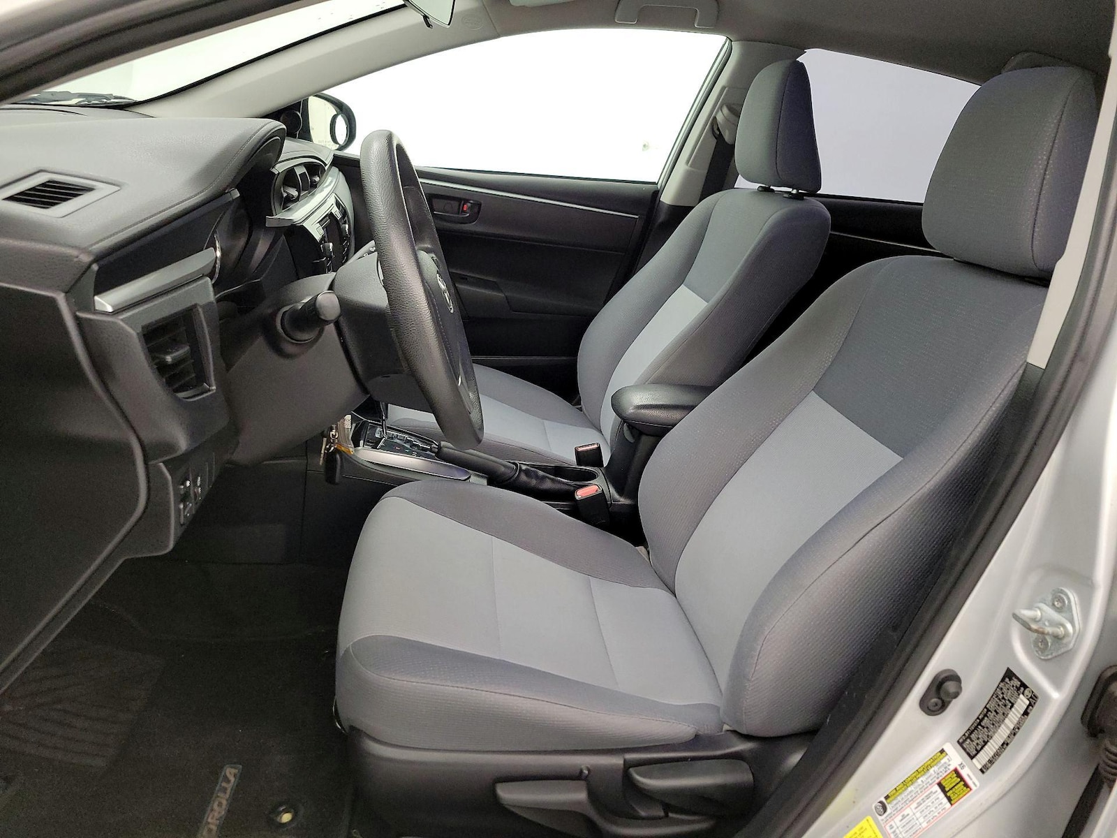 2016 Toyota Corolla L - Photo 12