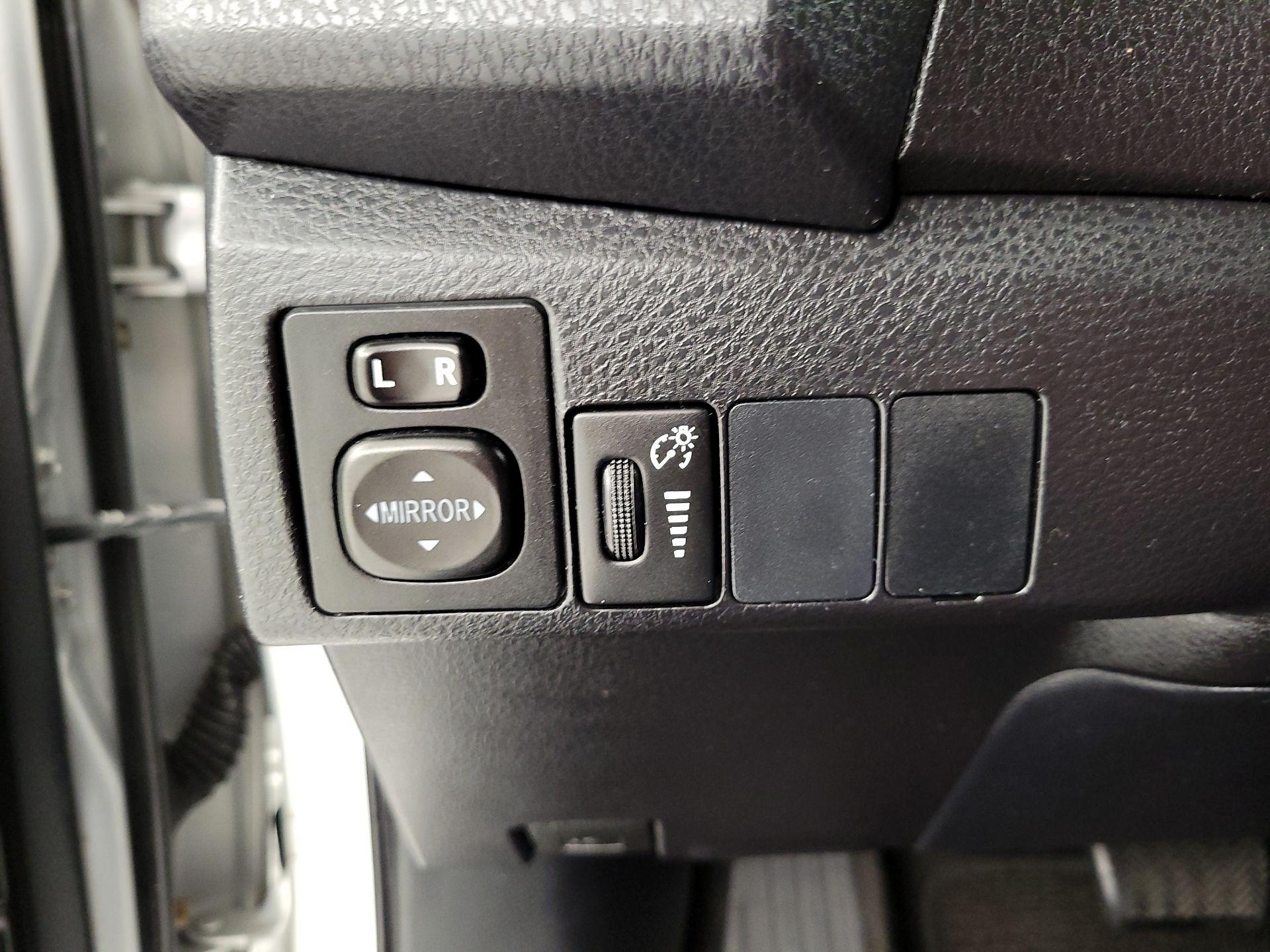Thumbnail: 2016 Toyota Corolla - 13