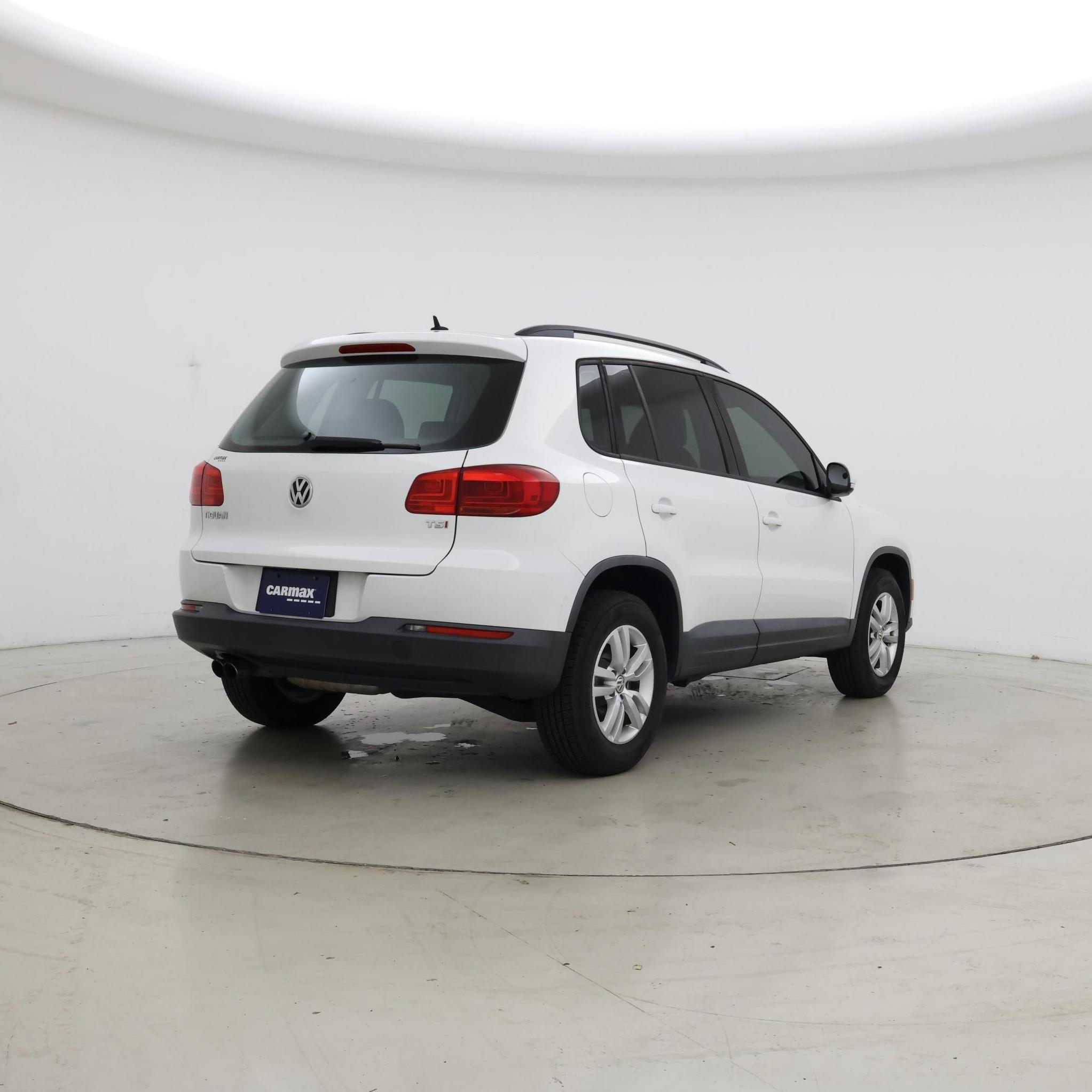 Thumbnail: 2016 Volkswagen Tiguan - 8