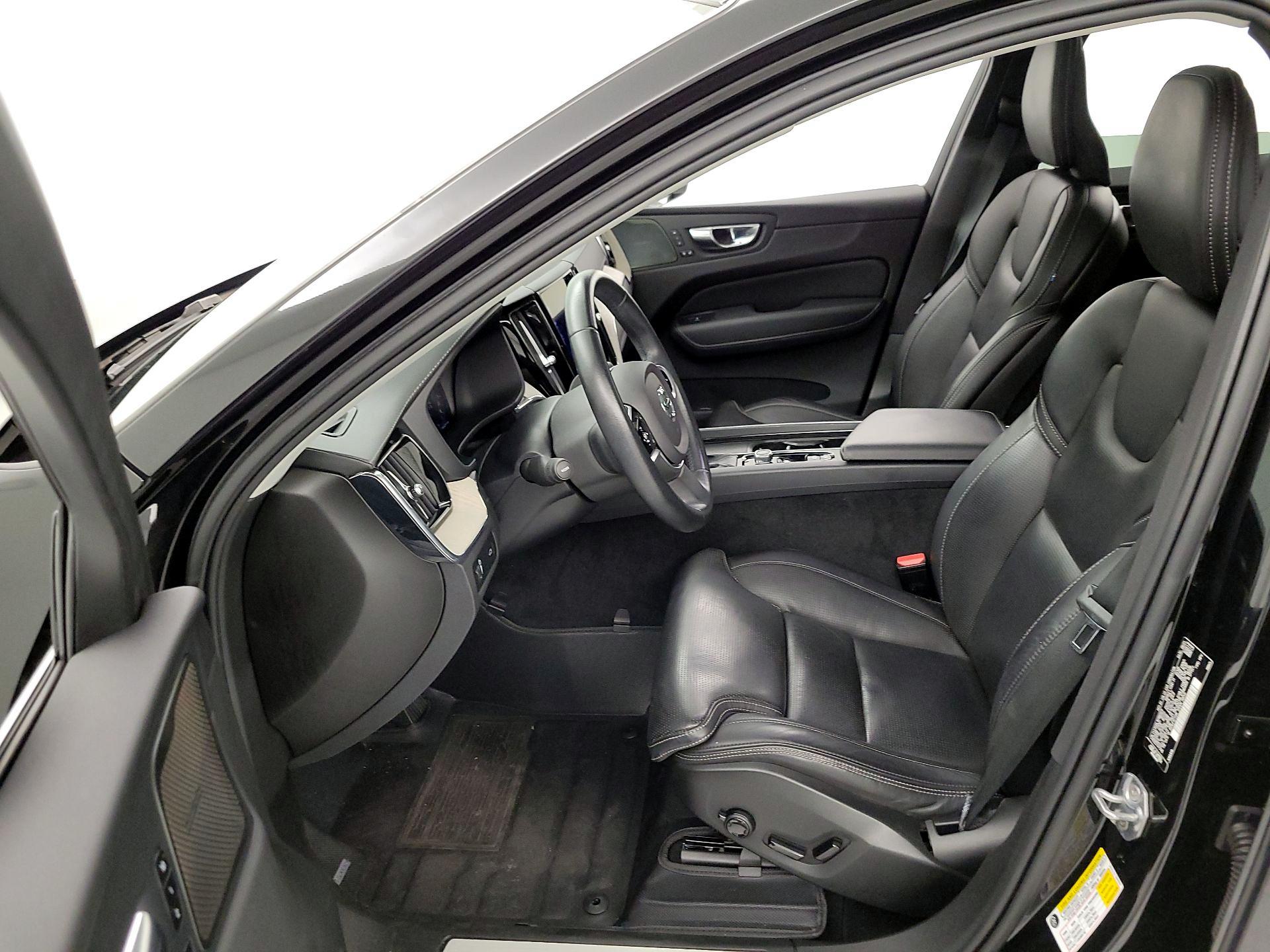 Thumbnail: 2021 Volvo XC60 - 11