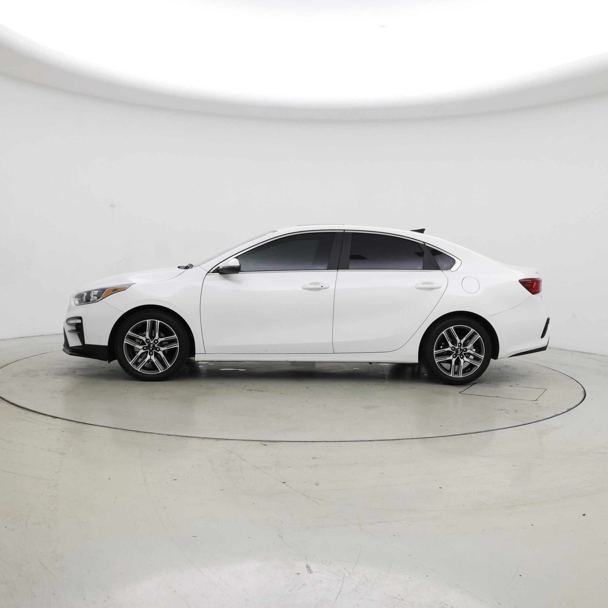 Thumbnail: 2021 Kia Forte - 3