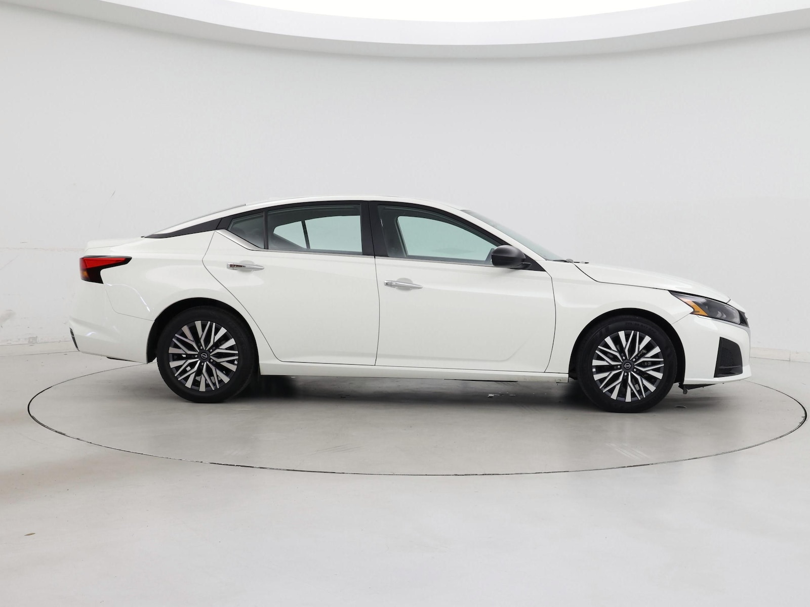 2025 Nissan Altima SV - Photo 8