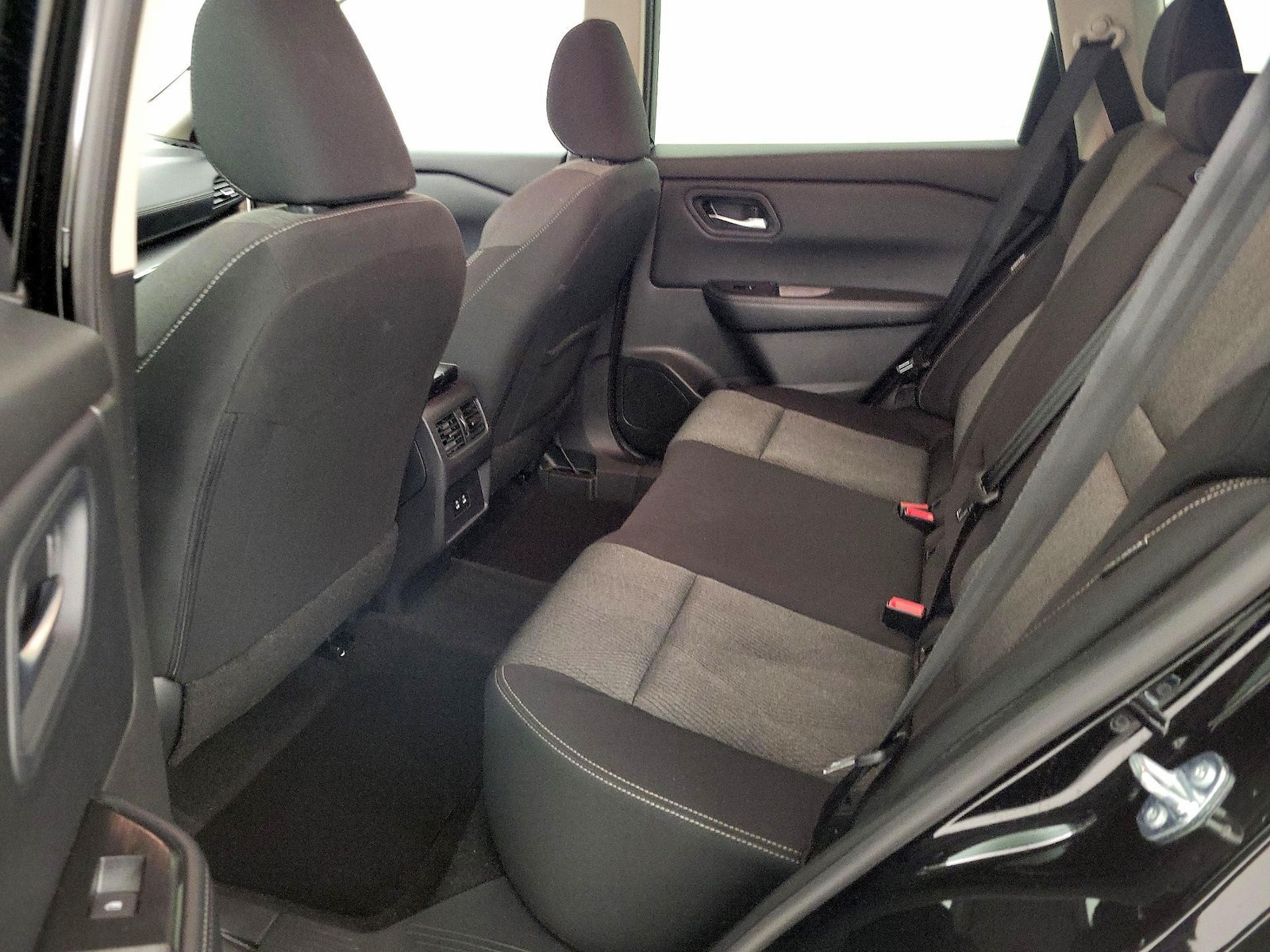 2025 Nissan Rogue SV - Photo 20