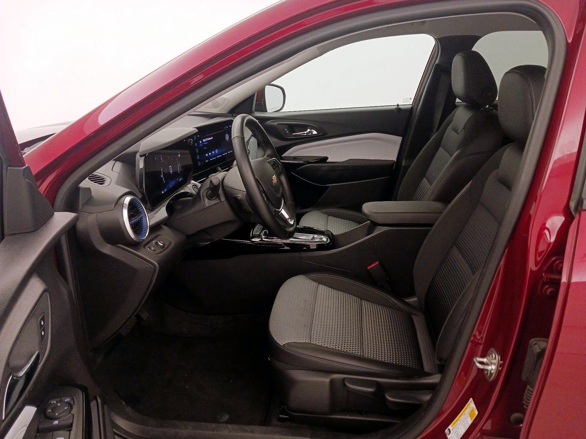 Thumbnail: 2025 Chevrolet Trax - 11