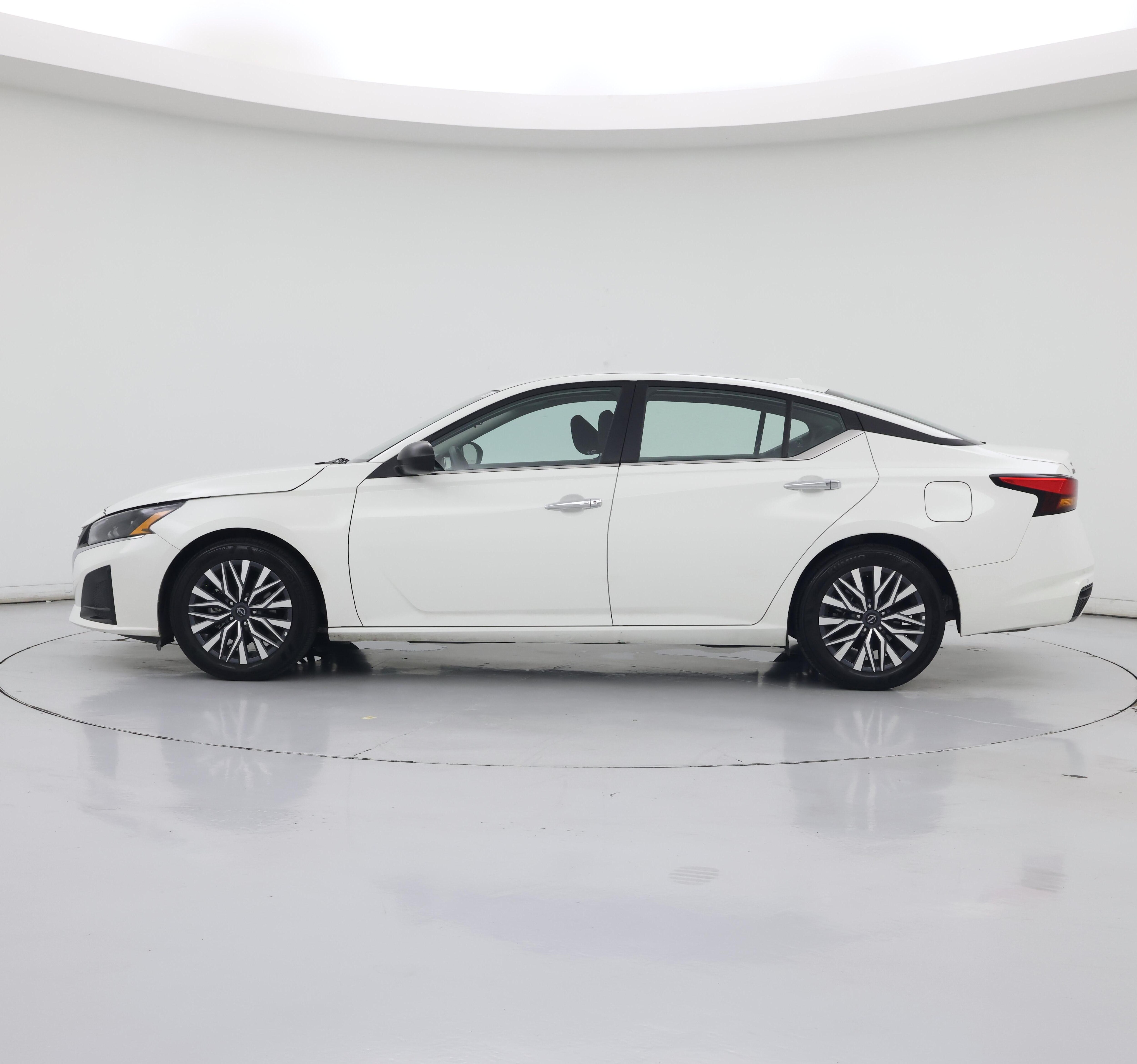 Thumbnail: 2025 Nissan Altima - 3
