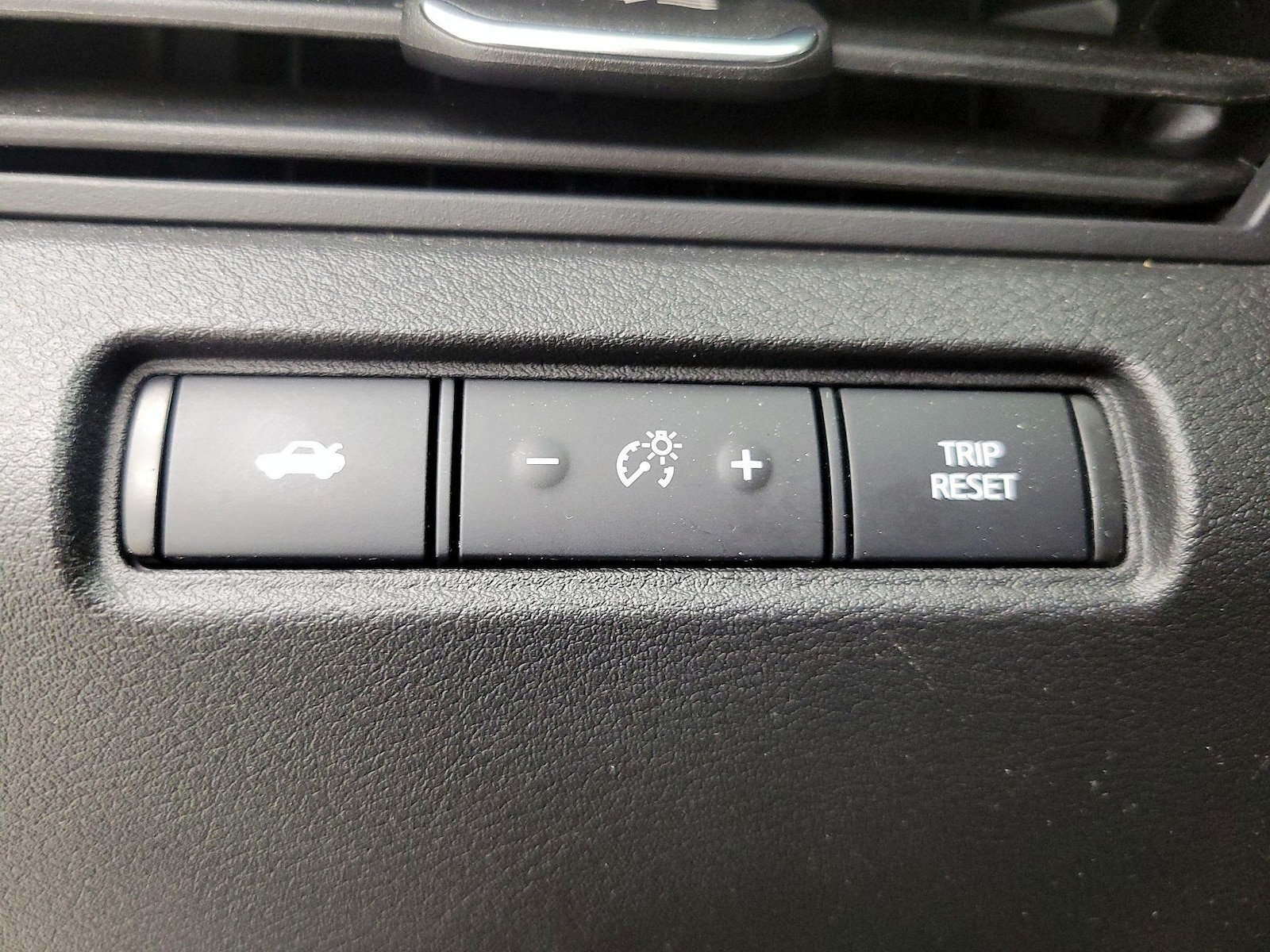 2025 Nissan Altima SV - Photo 14