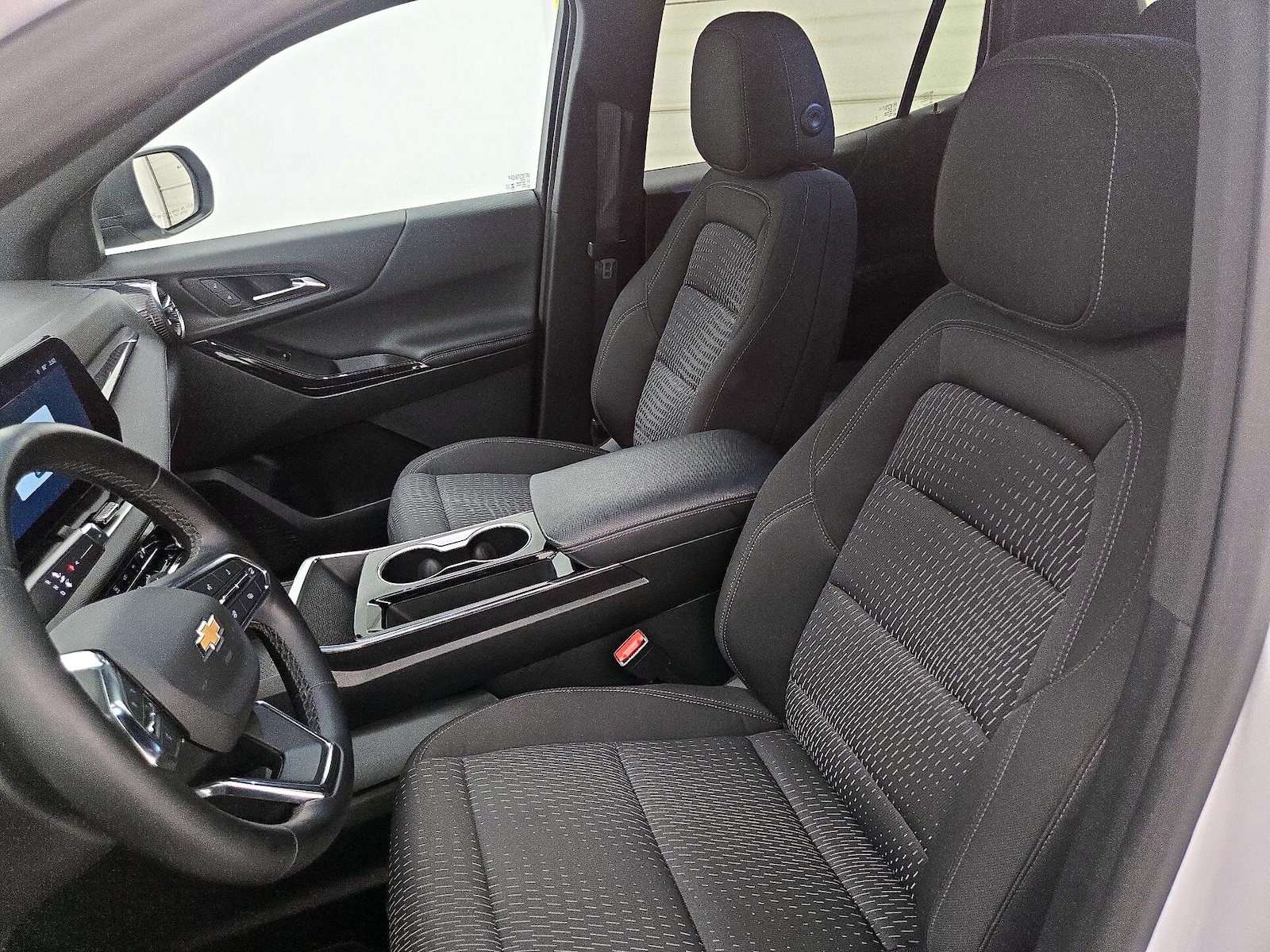 2025 Chevrolet Equinox LT - Photo 12