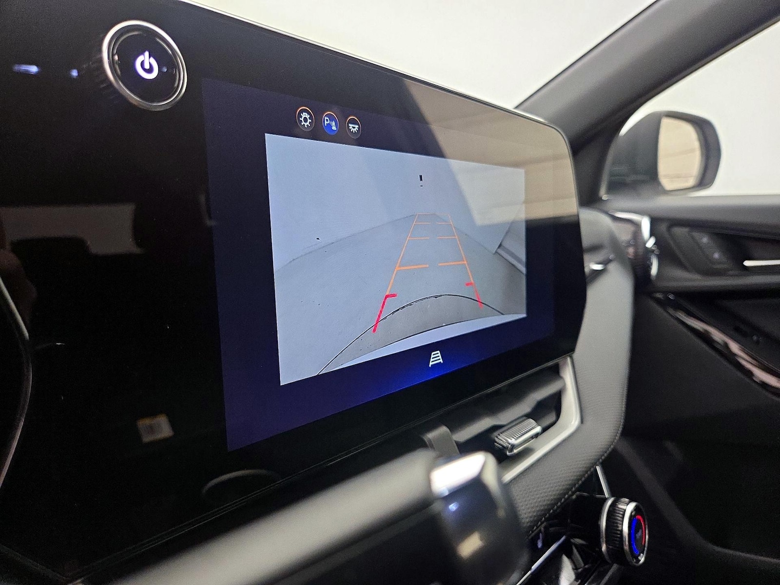 2025 Chevrolet Equinox LT - Photo 16