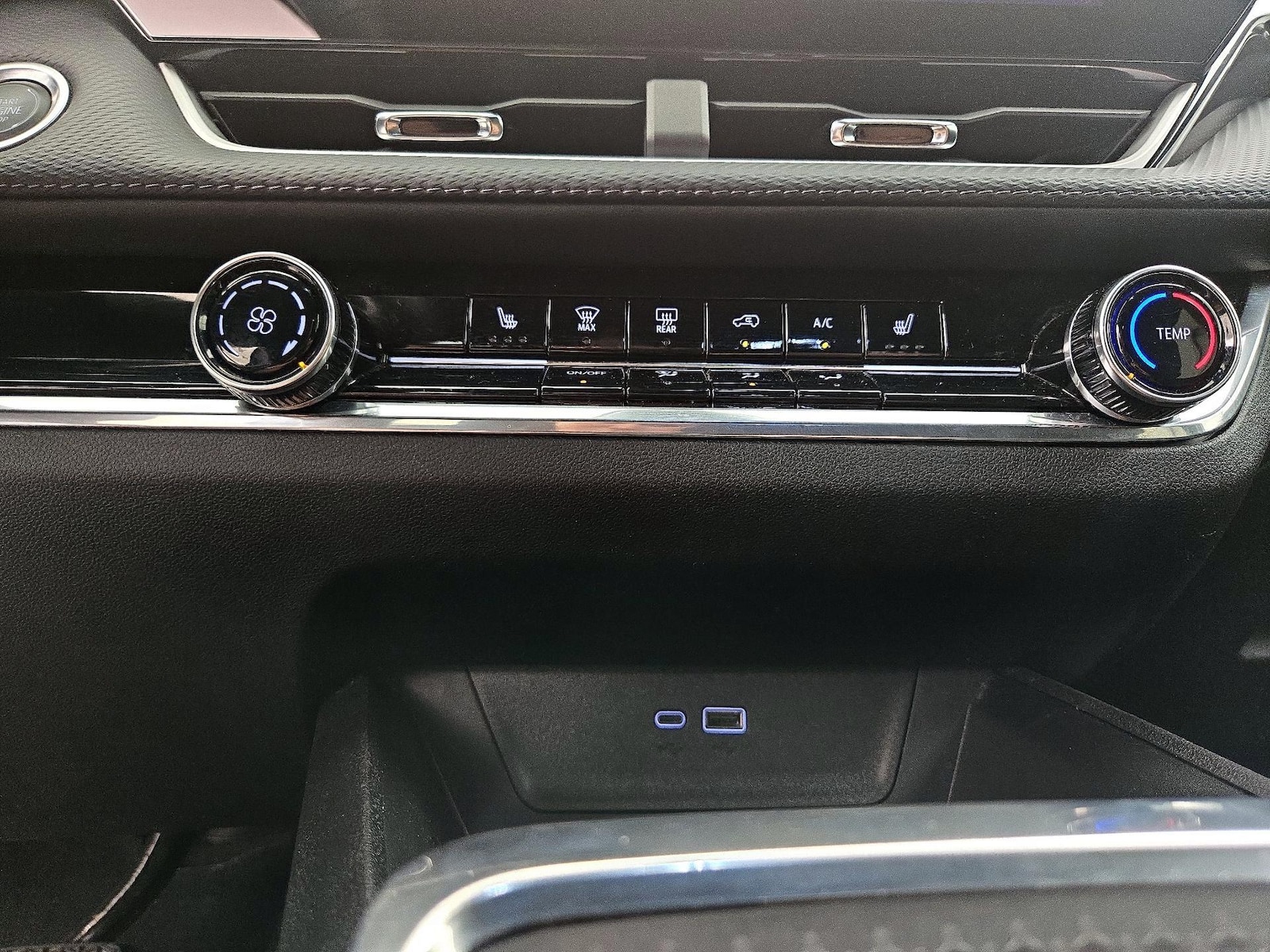 2025 Chevrolet Equinox LT - Photo 18