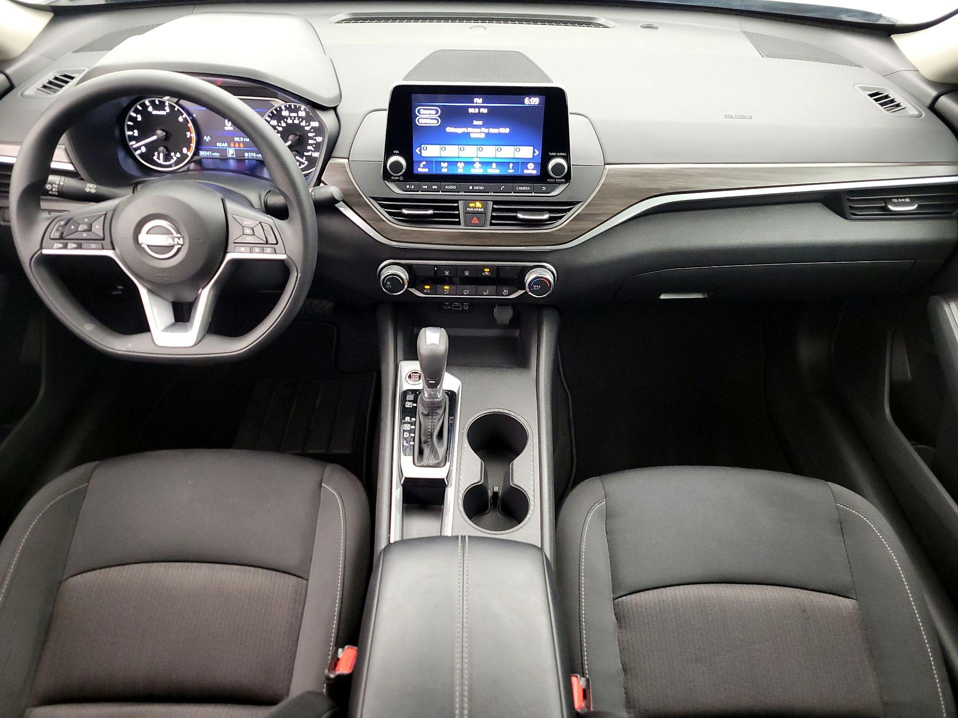 Thumbnail: 2025 Nissan Altima - 9