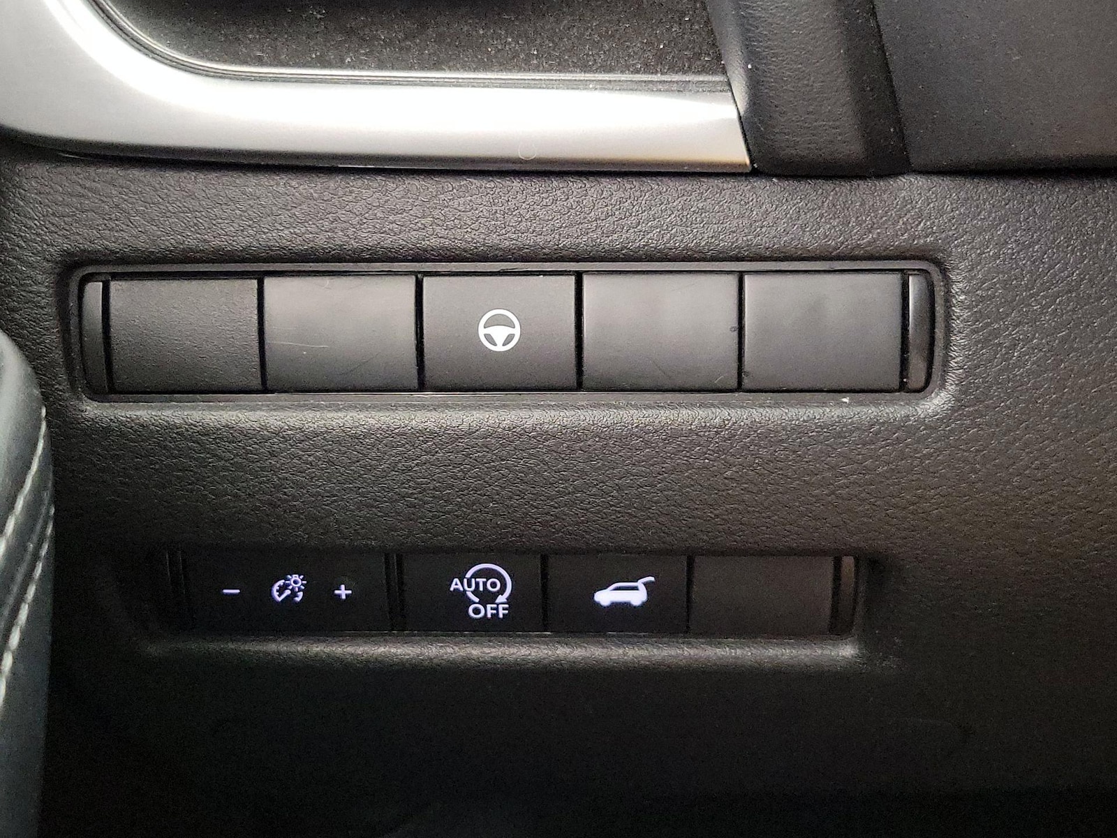 2025 Nissan Rogue SV - Photo 14
