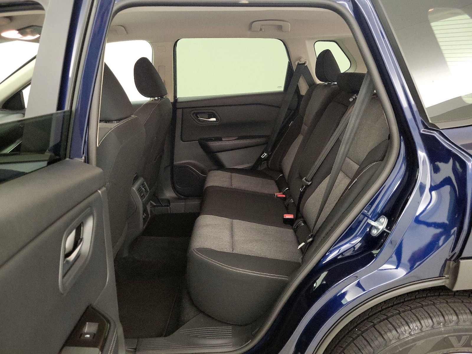 2025 Nissan Rogue SV - Photo 20