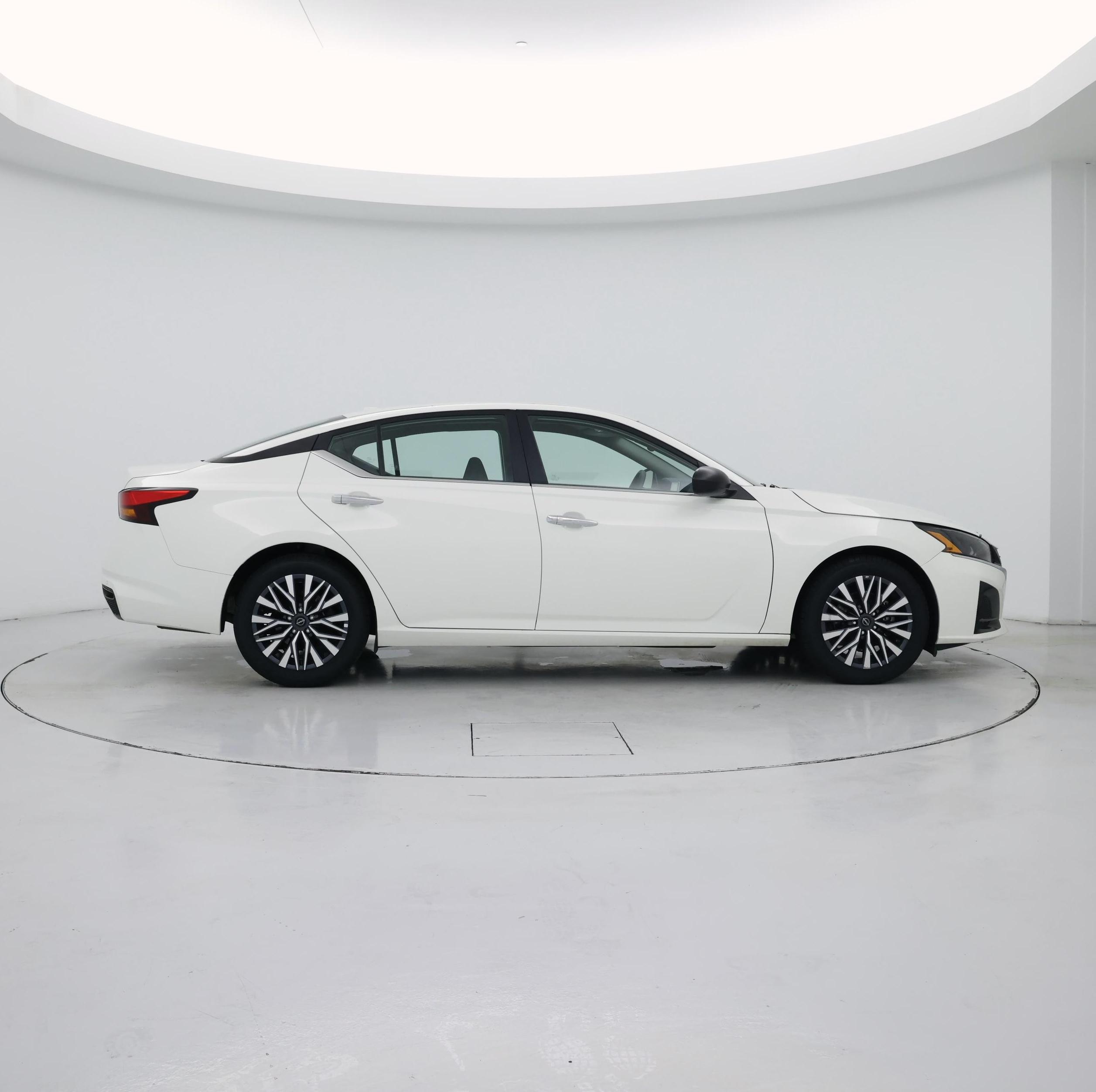 Thumbnail: 2025 Nissan Altima - 7