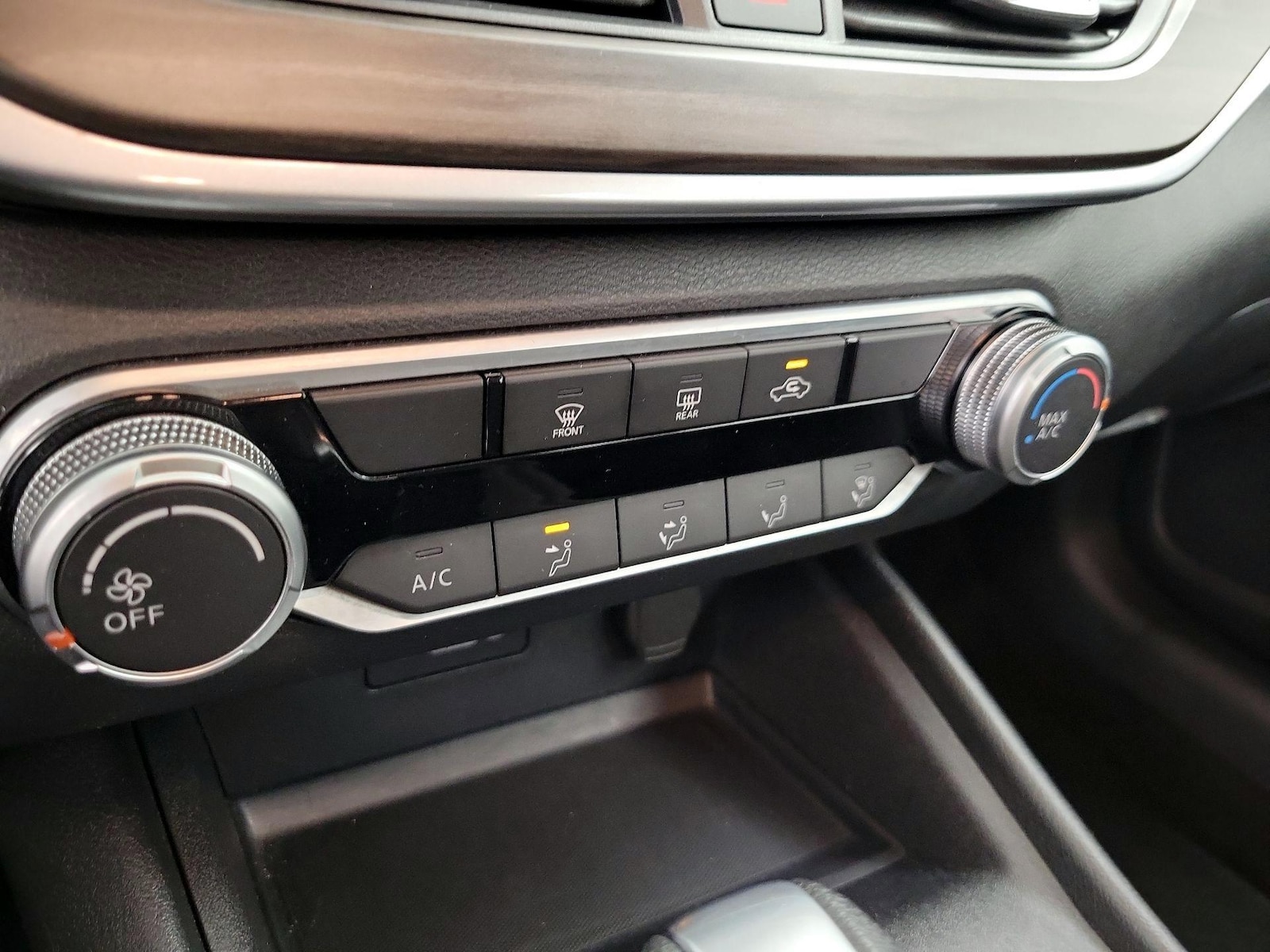2025 Nissan Altima SV - Photo 17