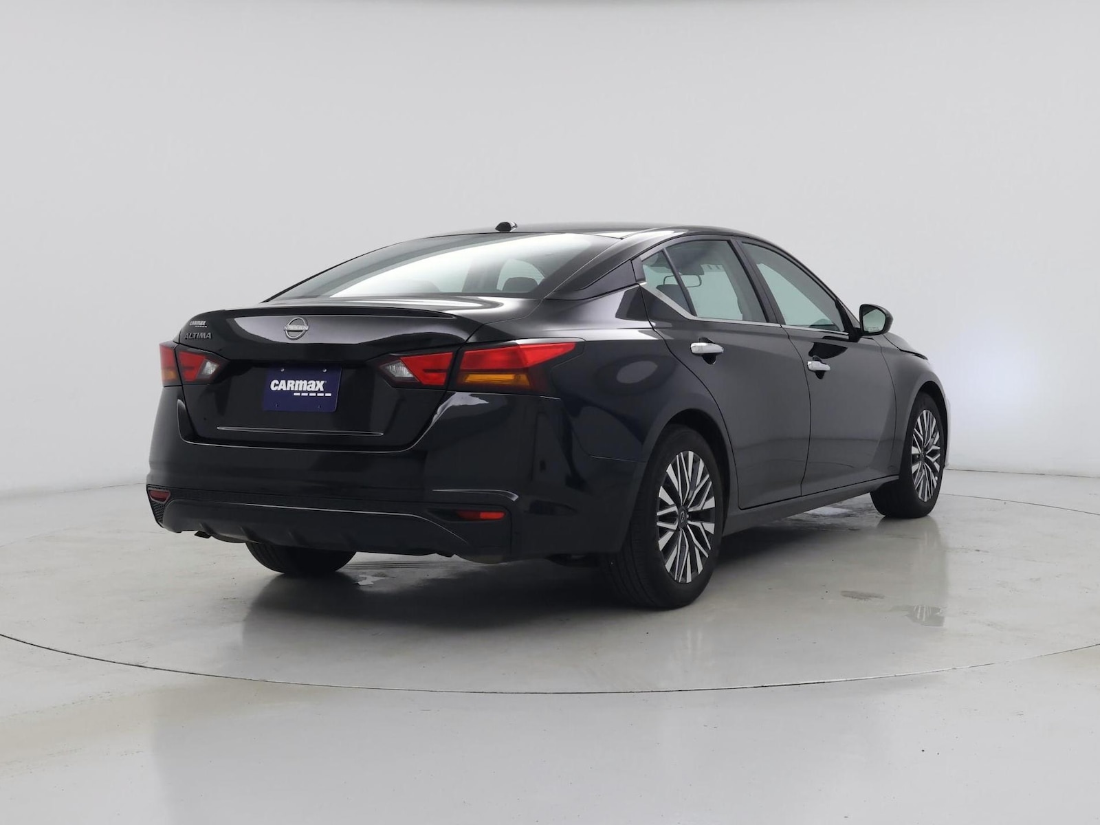 2025 Nissan Altima SV - Photo 9