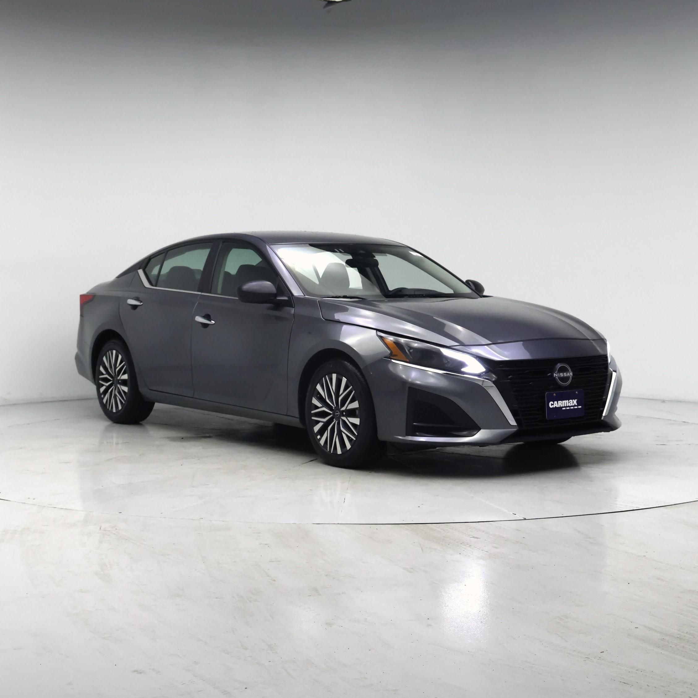 Gray 2025 Nissan Altima Sedan Front-Wheel Drive Automatic