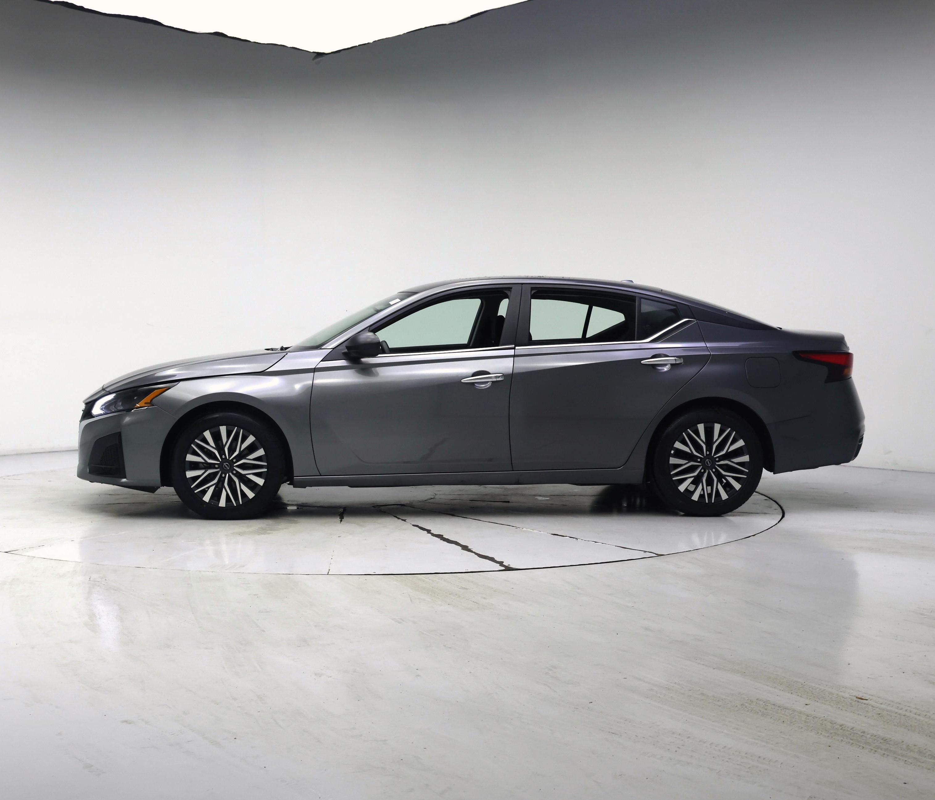Thumbnail: 2025 Nissan Altima - 3