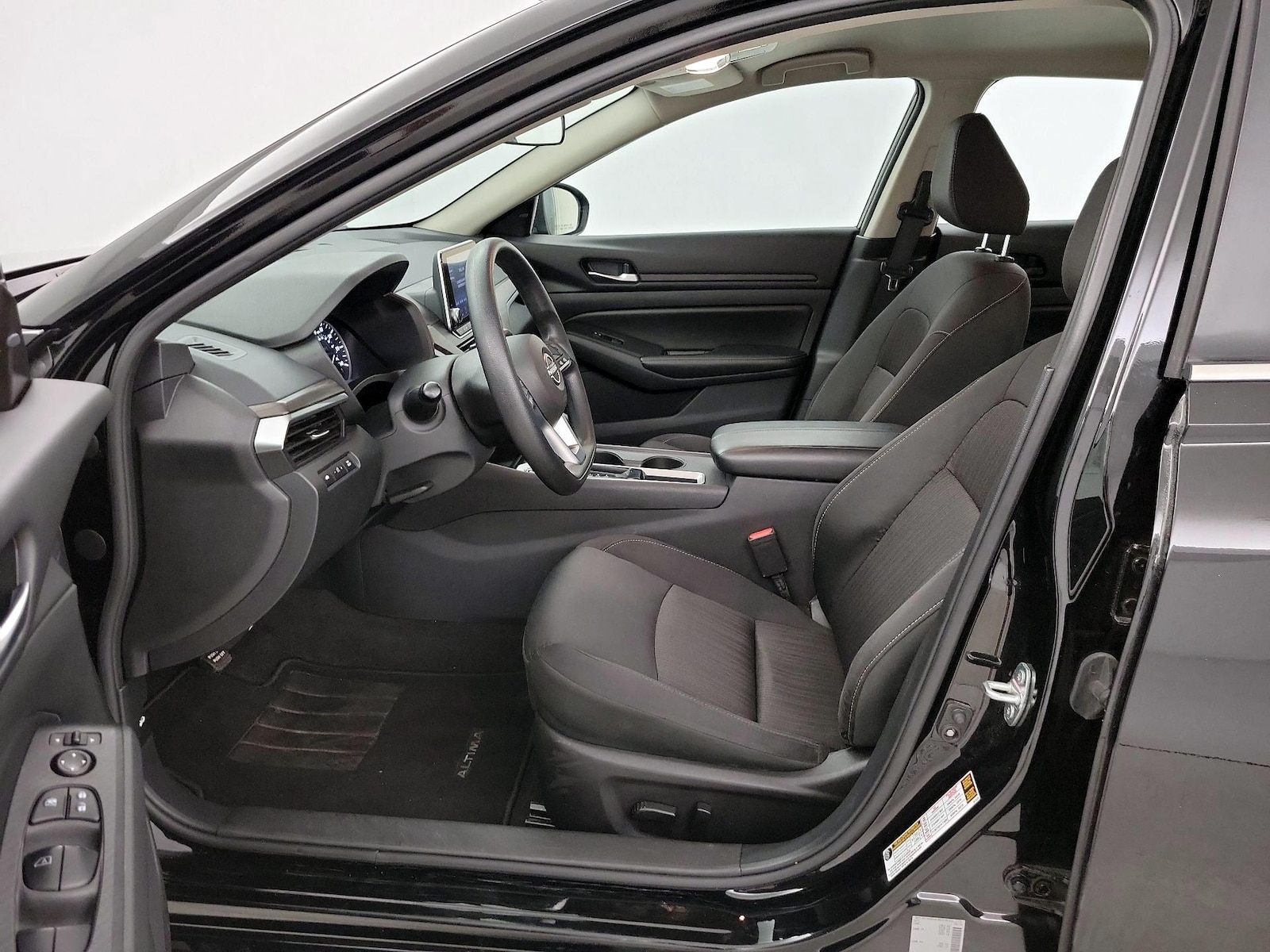 2025 Nissan Altima SV - Photo 12