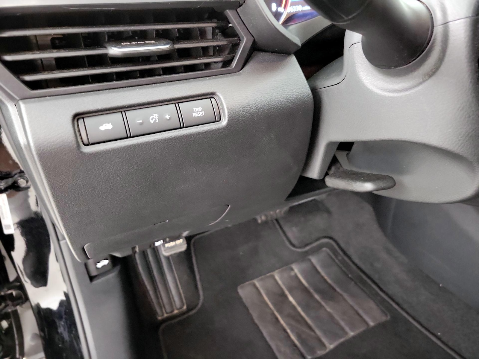 2025 Nissan Altima SV - Photo 14