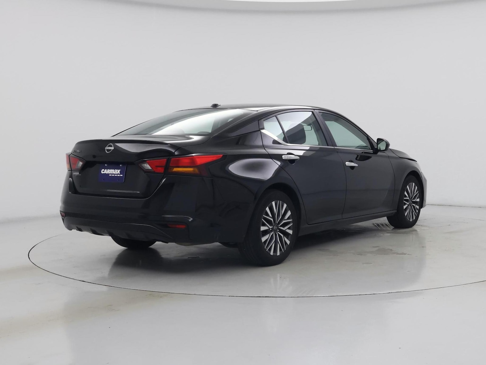 2025 Nissan Altima SV - Photo 9