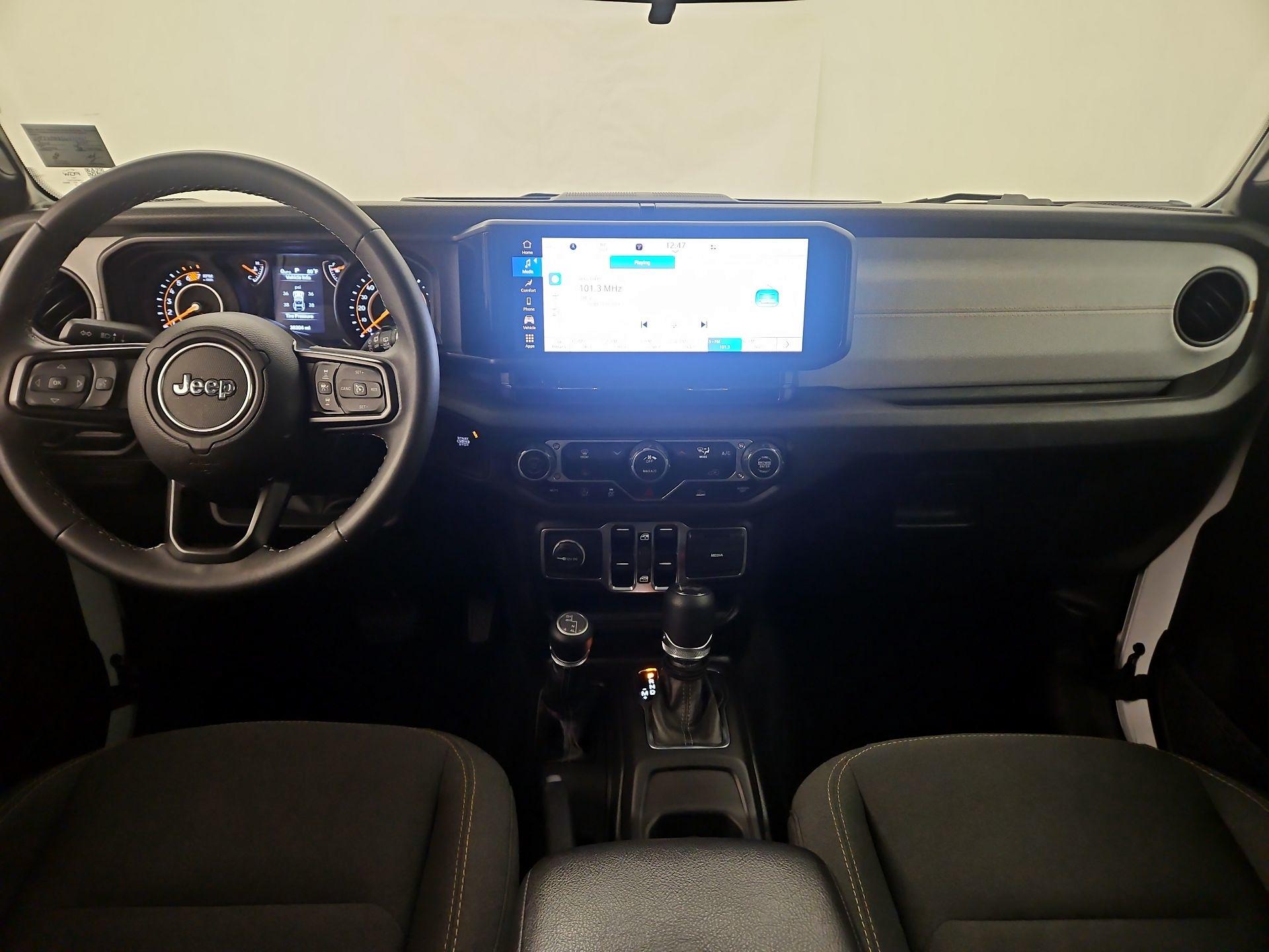 Thumbnail: 2025 Jeep Wrangler - 9