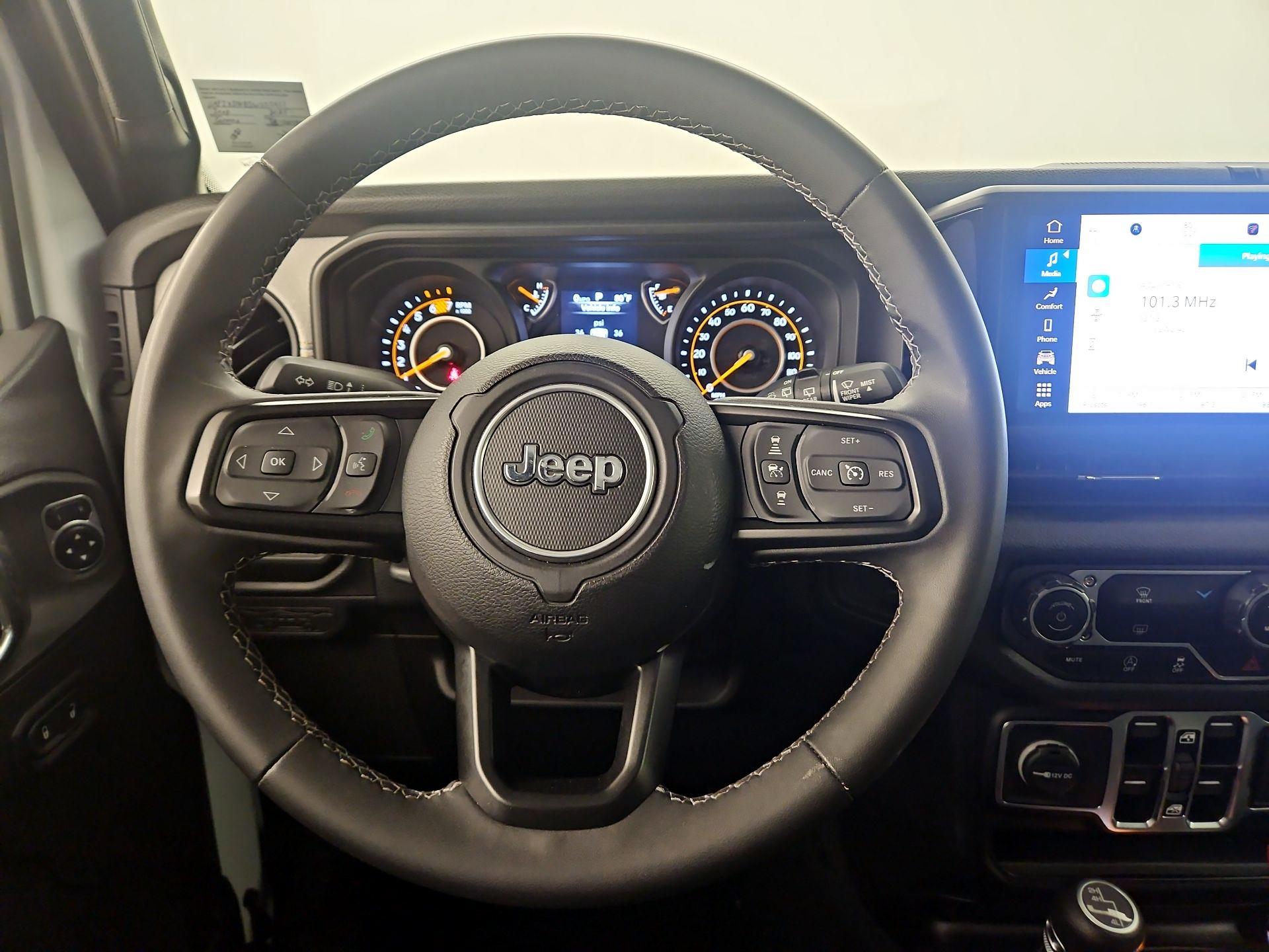 Thumbnail: 2025 Jeep Wrangler - 10