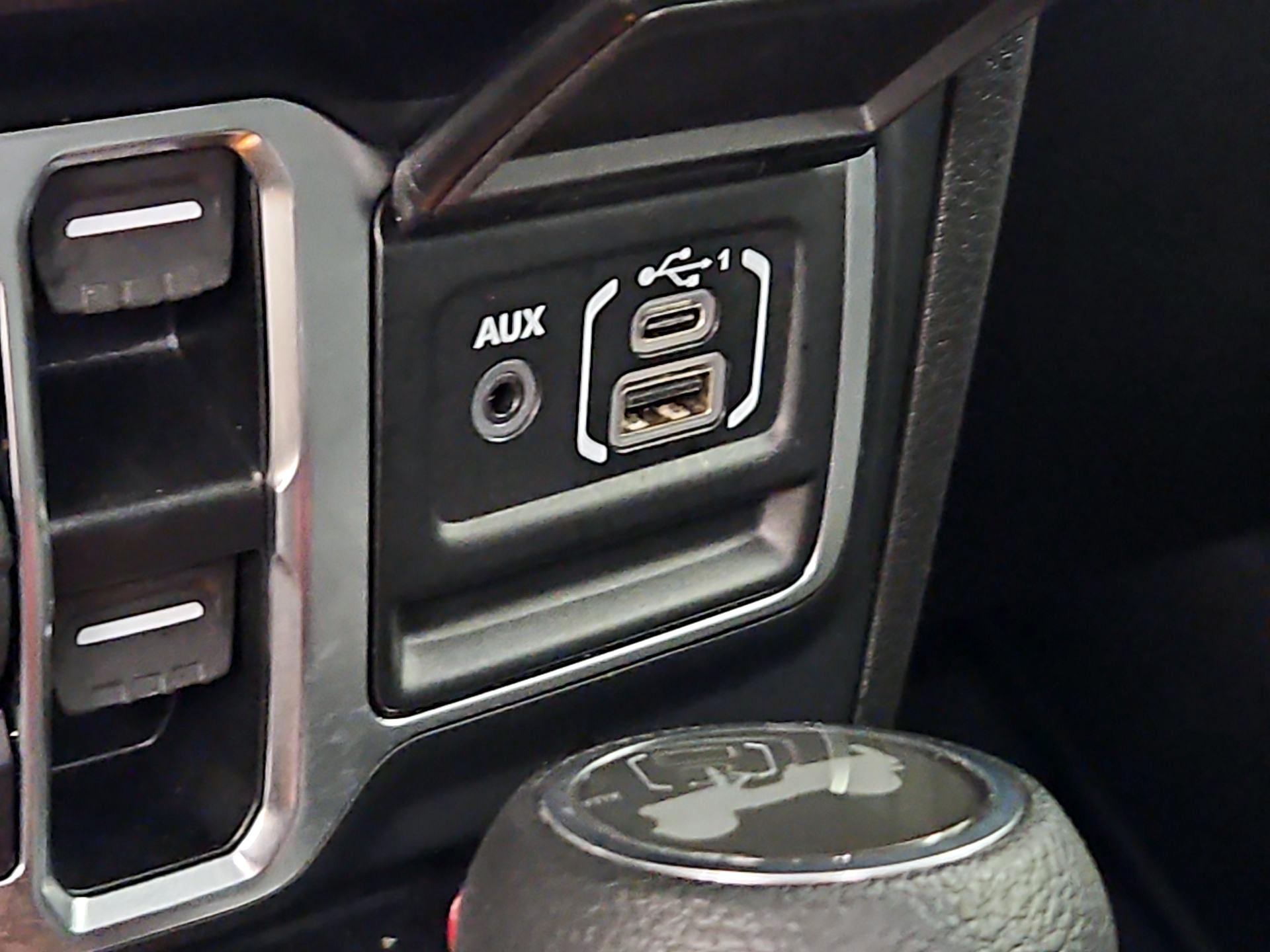 Thumbnail: 2025 Jeep Wrangler - 18