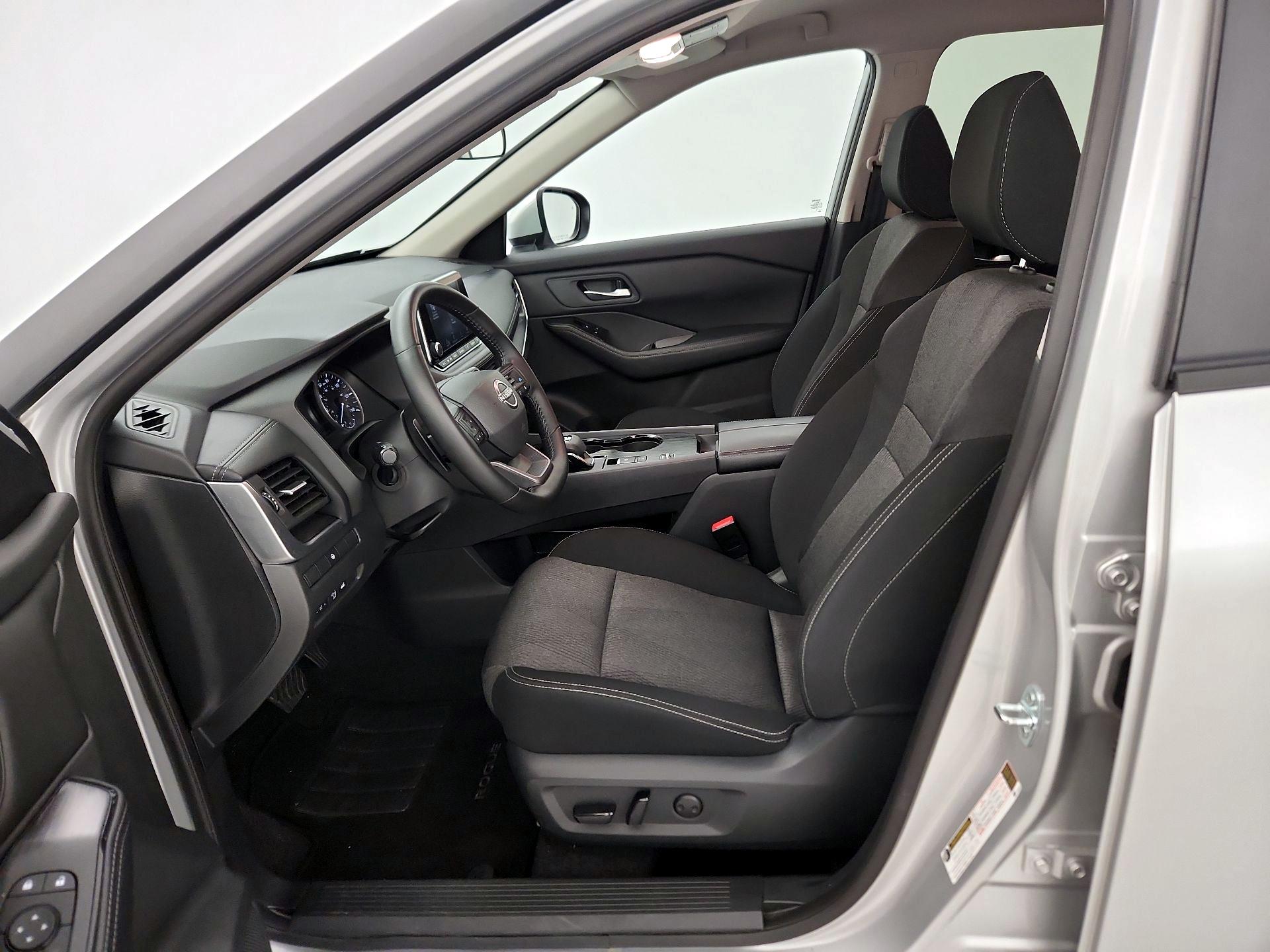 Thumbnail: 2025 Nissan Rogue - 11