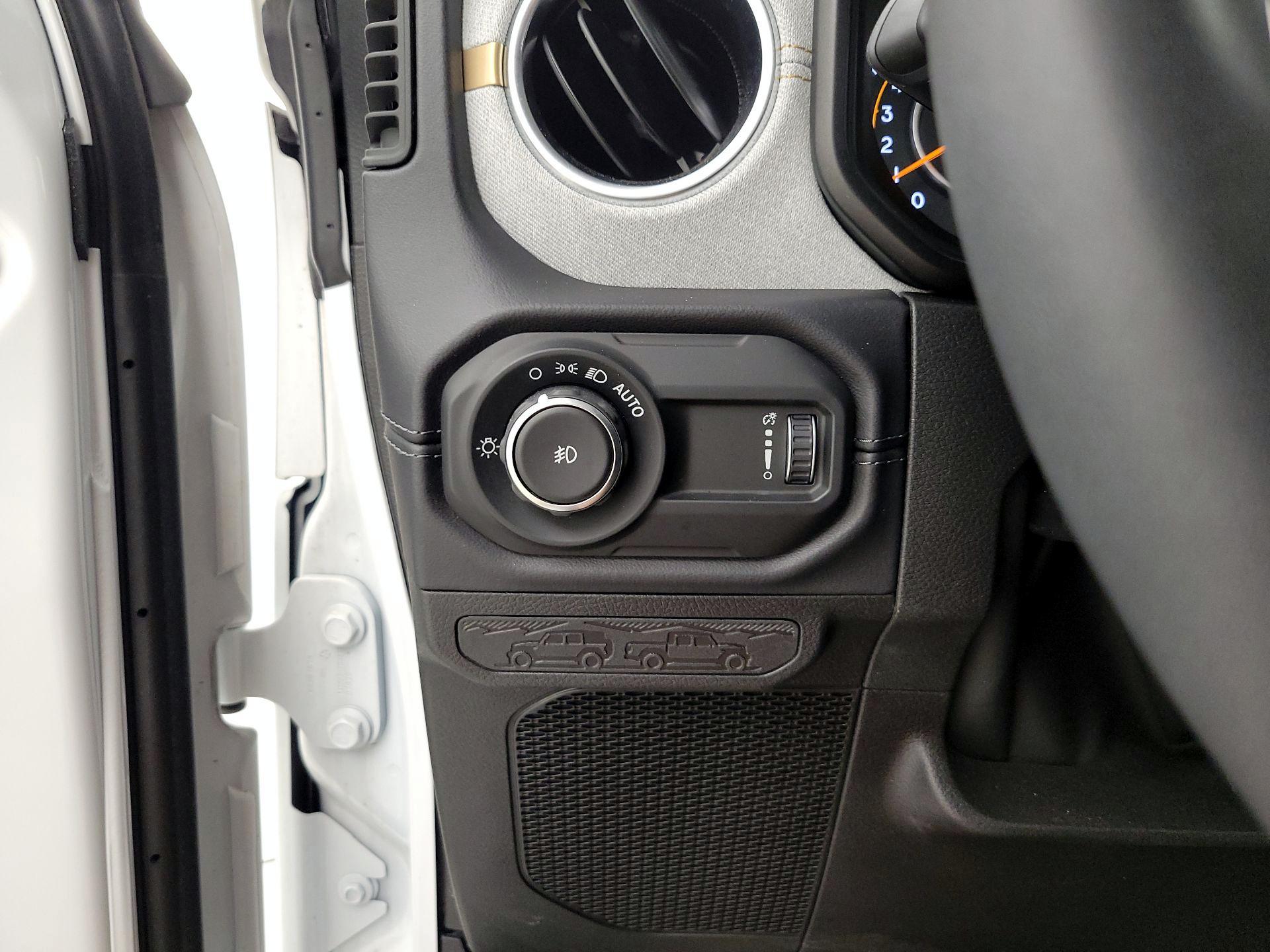Thumbnail: 2025 Jeep Wrangler - 13