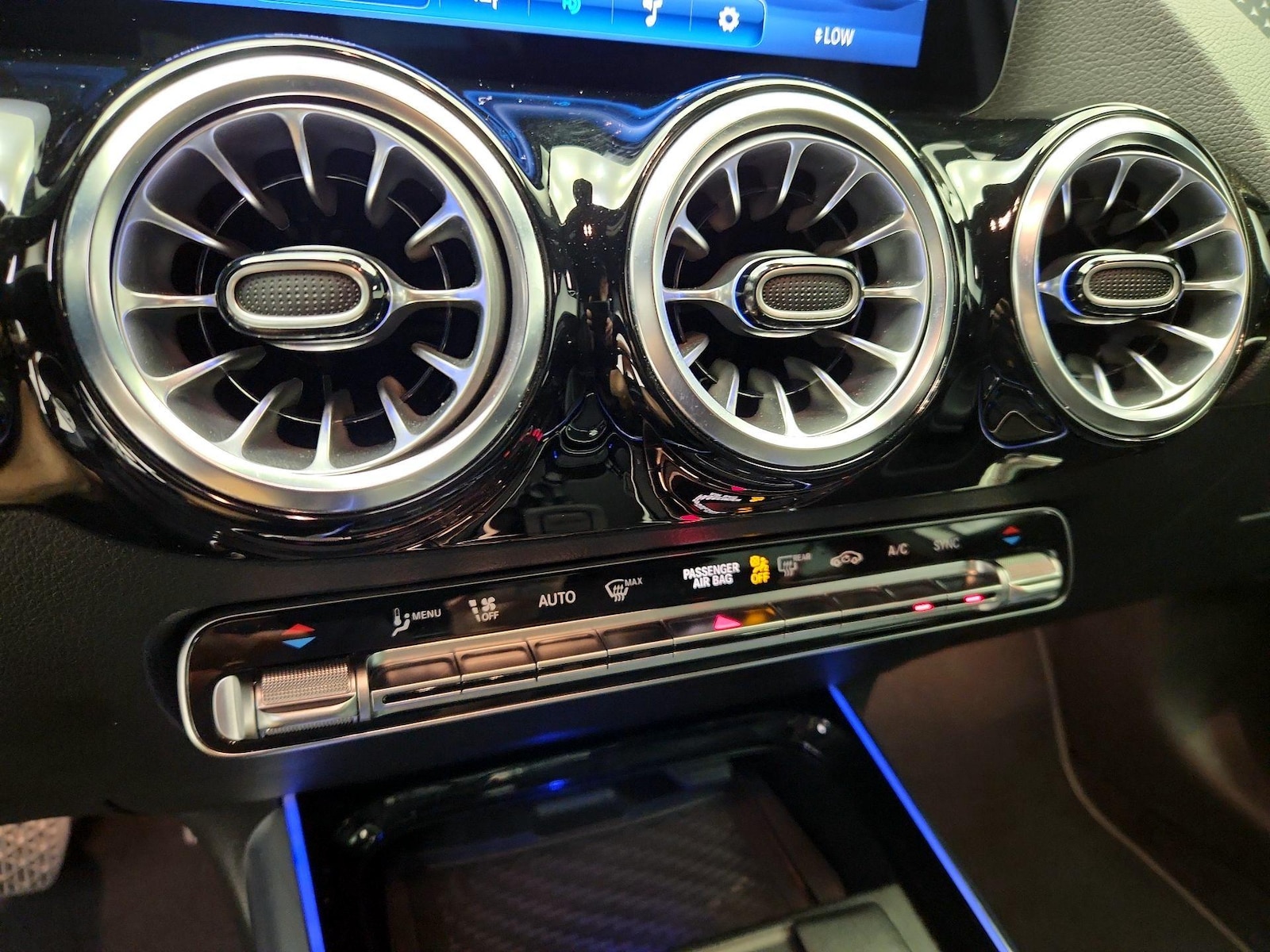 2025 Mercedes-Benz GLA GLA250 - Photo 17