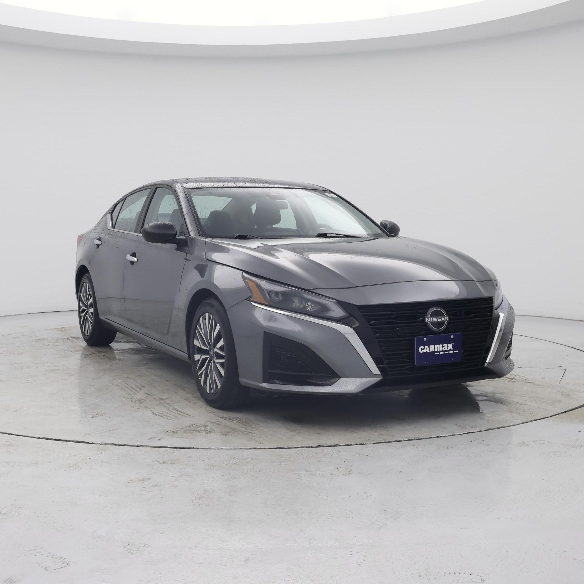 Silver 2025 Nissan Altima 2.5 SV FWD Sedan Front-Wheel Drive Automatic