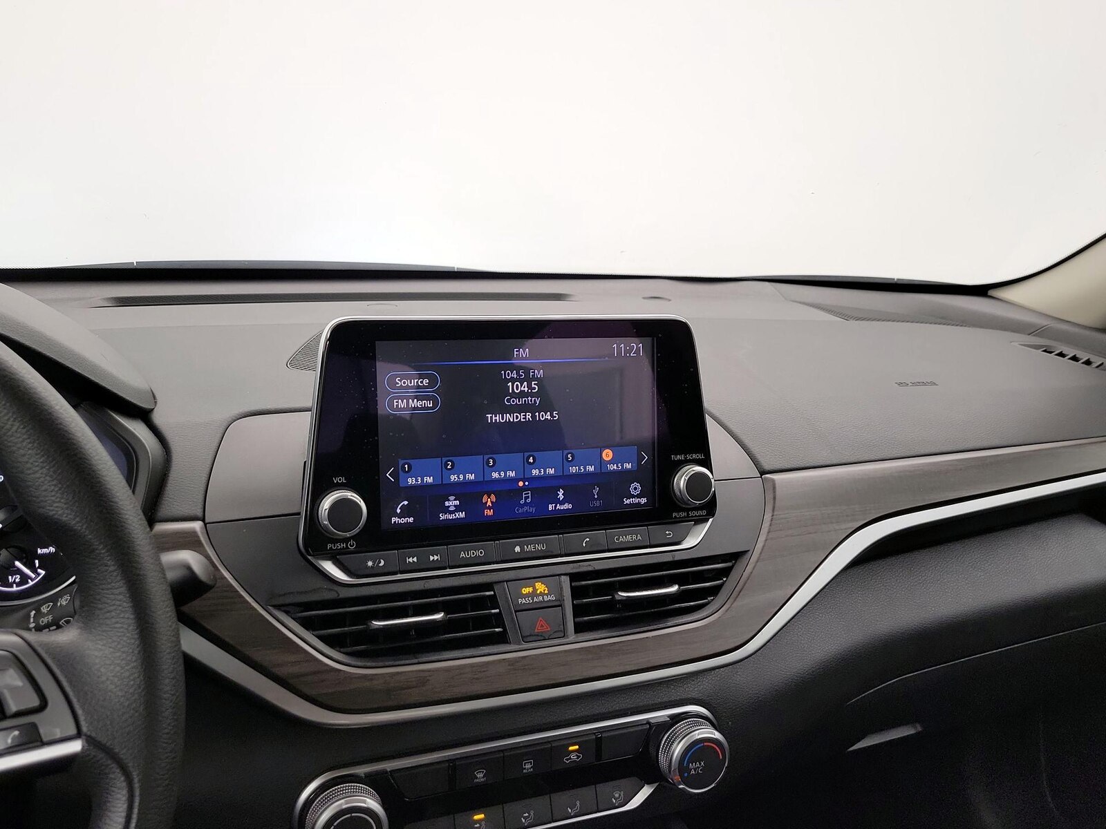 2025 Nissan Altima SV - Photo 16