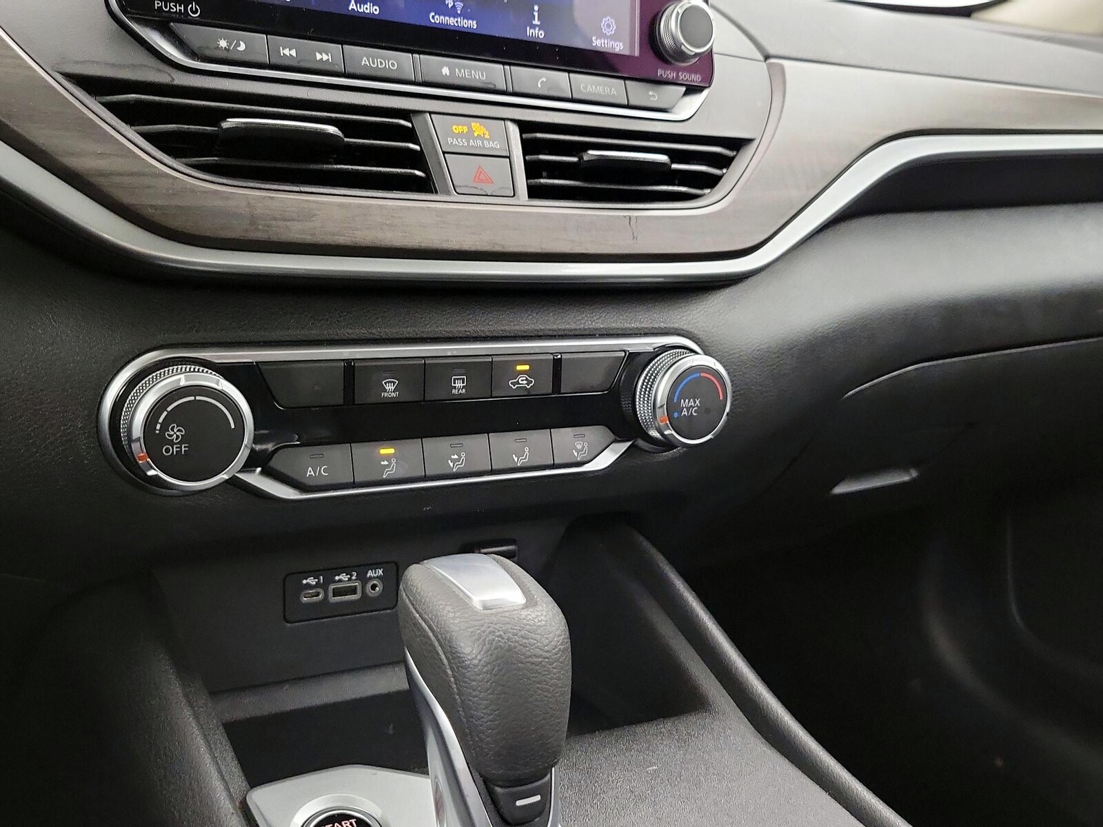 2025 Nissan Altima SV - Photo 17