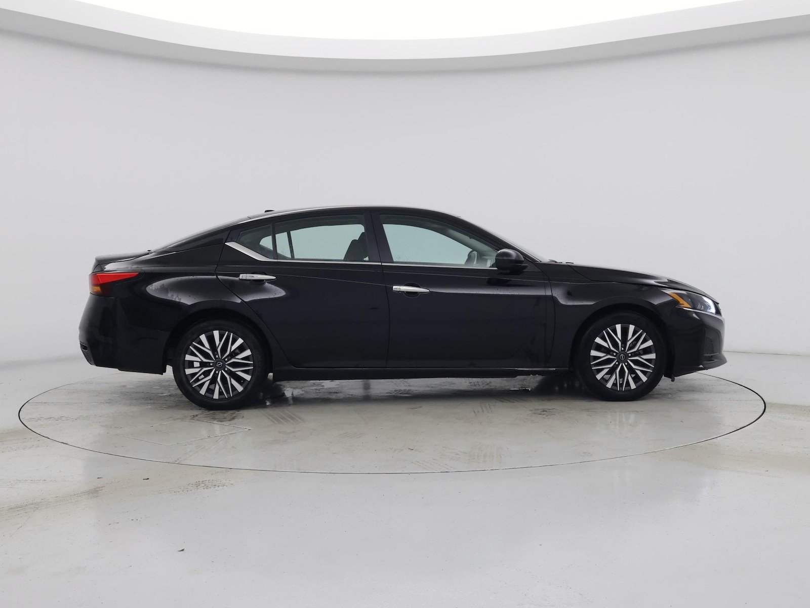 2025 Nissan Altima SV - Photo 8
