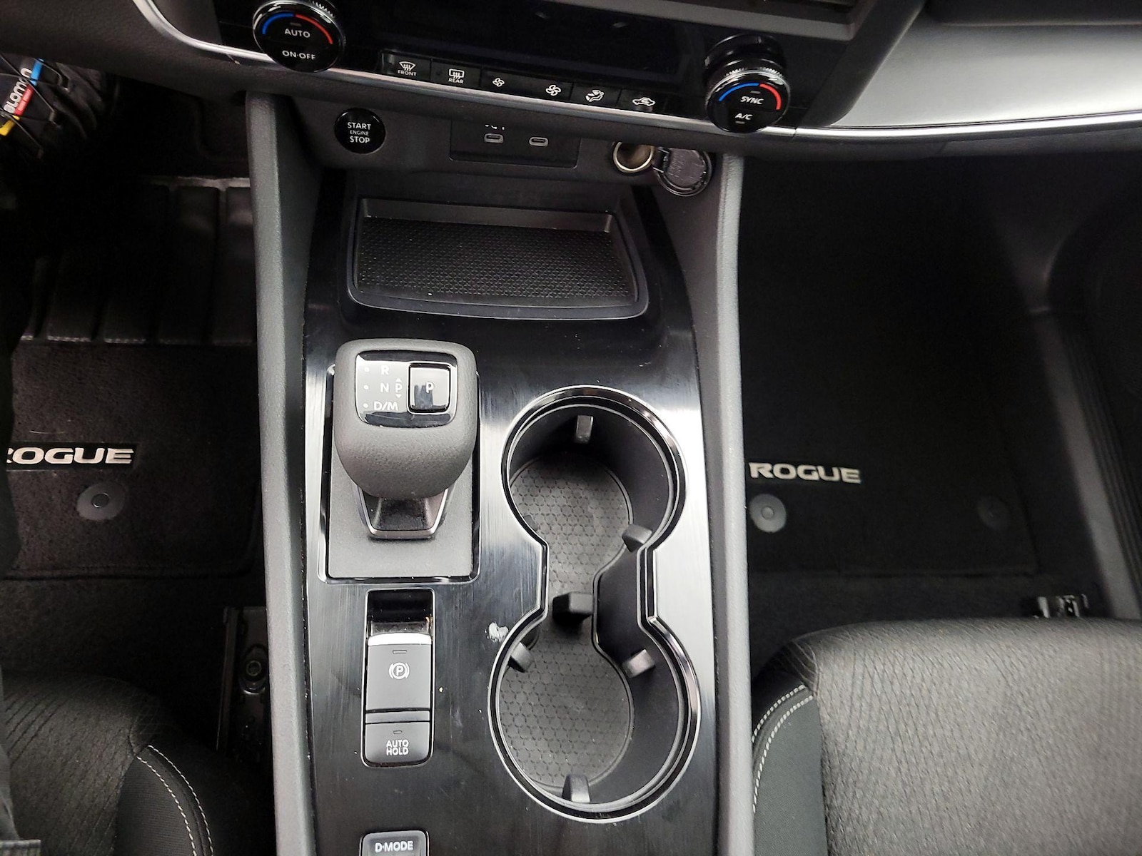 2025 Nissan Rogue SV - Photo 18