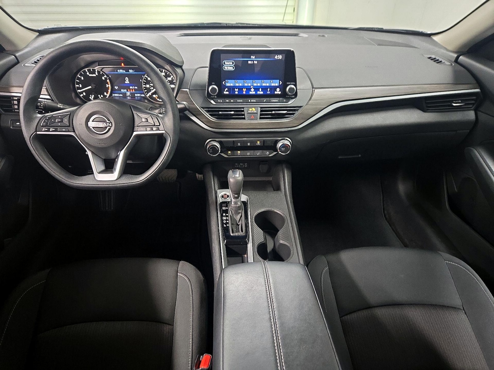 2025 Nissan Altima SV - Photo 10