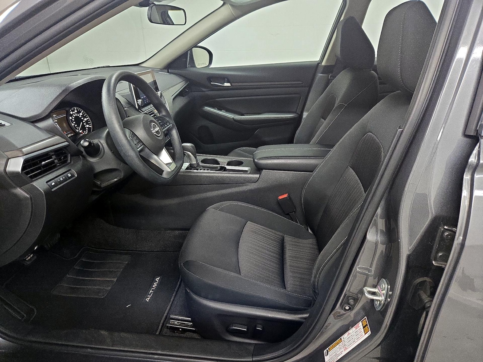 2025 Nissan Altima SV - Photo 12