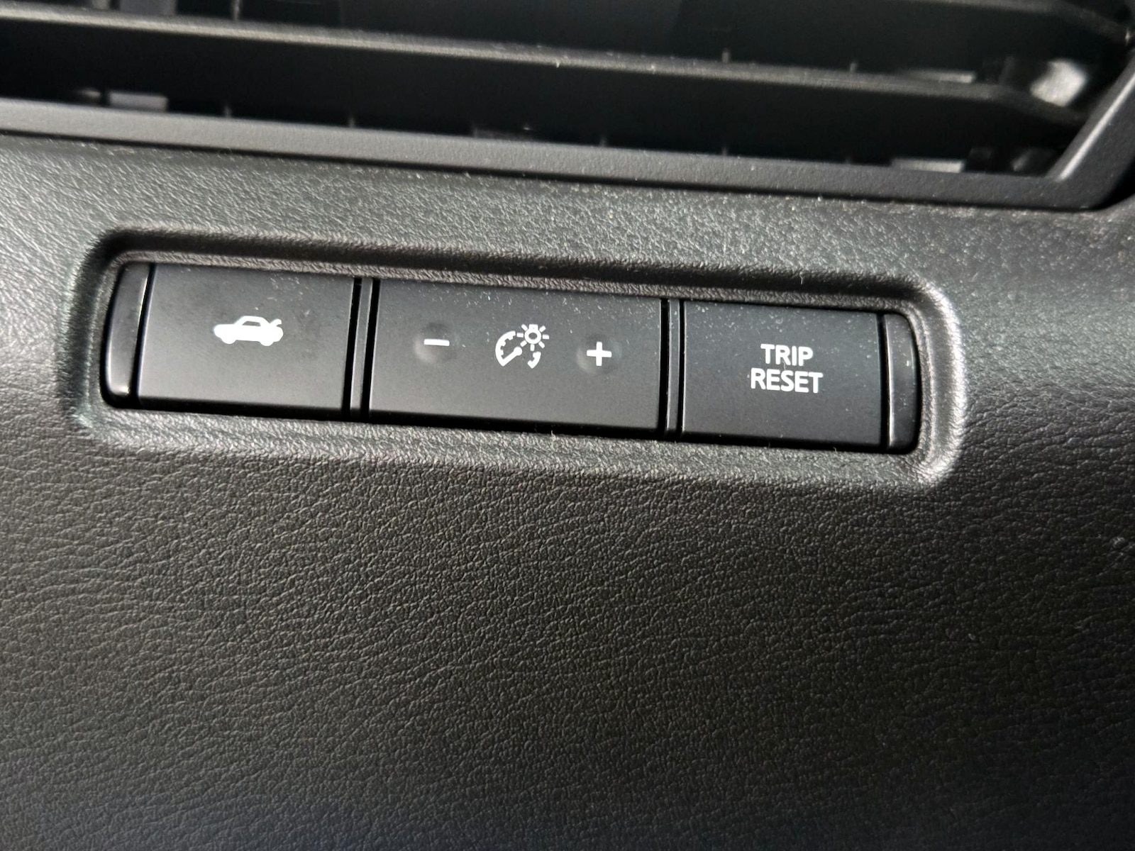 2025 Nissan Altima SV - Photo 14