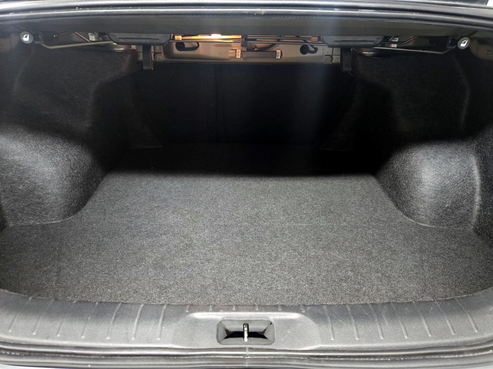 2025 Nissan Altima SV - Photo 21