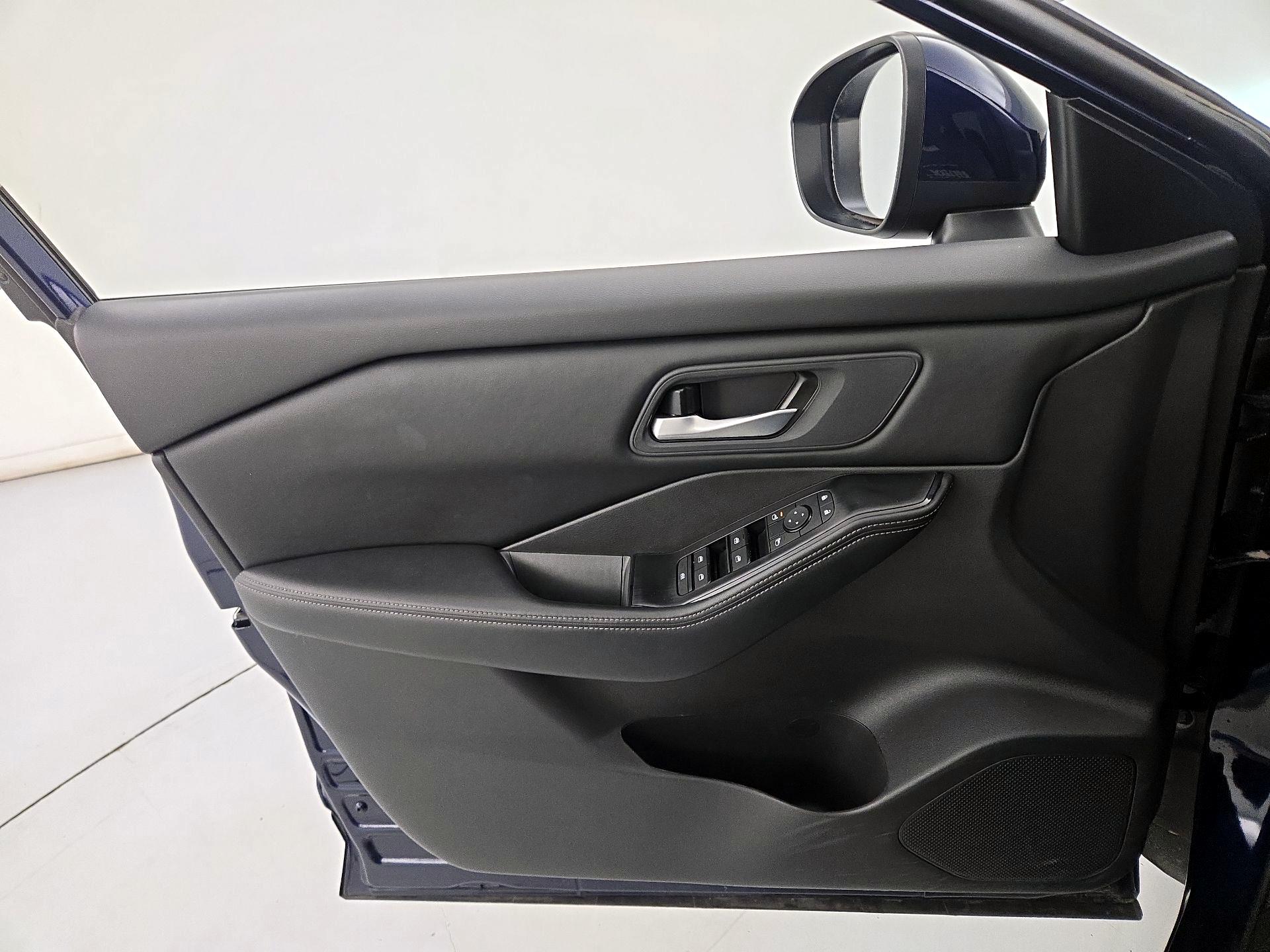 Thumbnail: 2025 Nissan Rogue - 12
