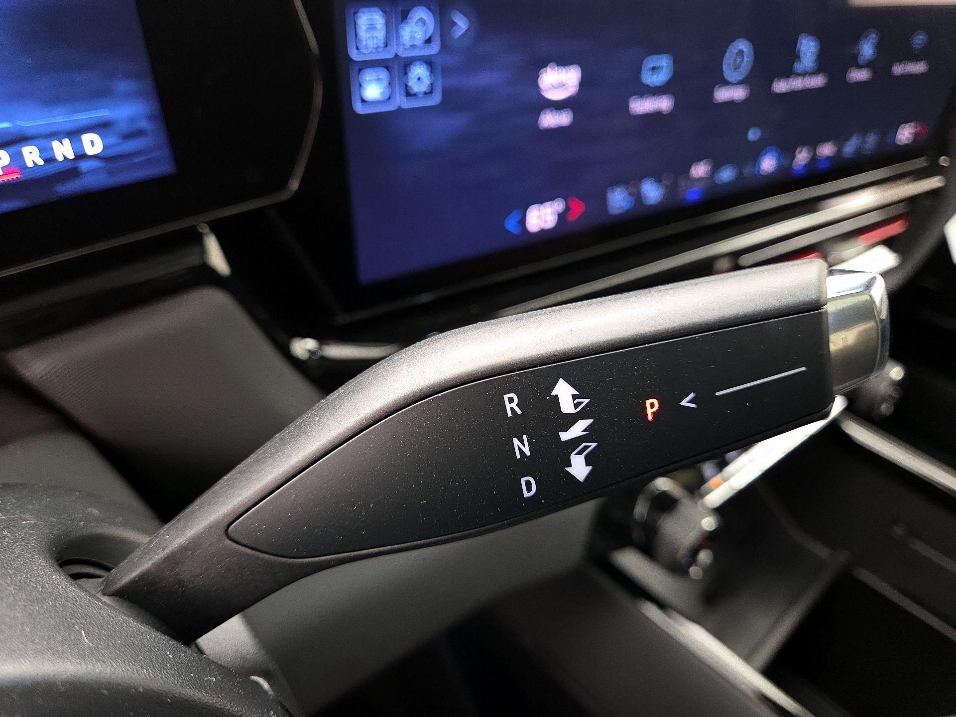 Thumbnail: 2024 Chevrolet Silverado EV - 18